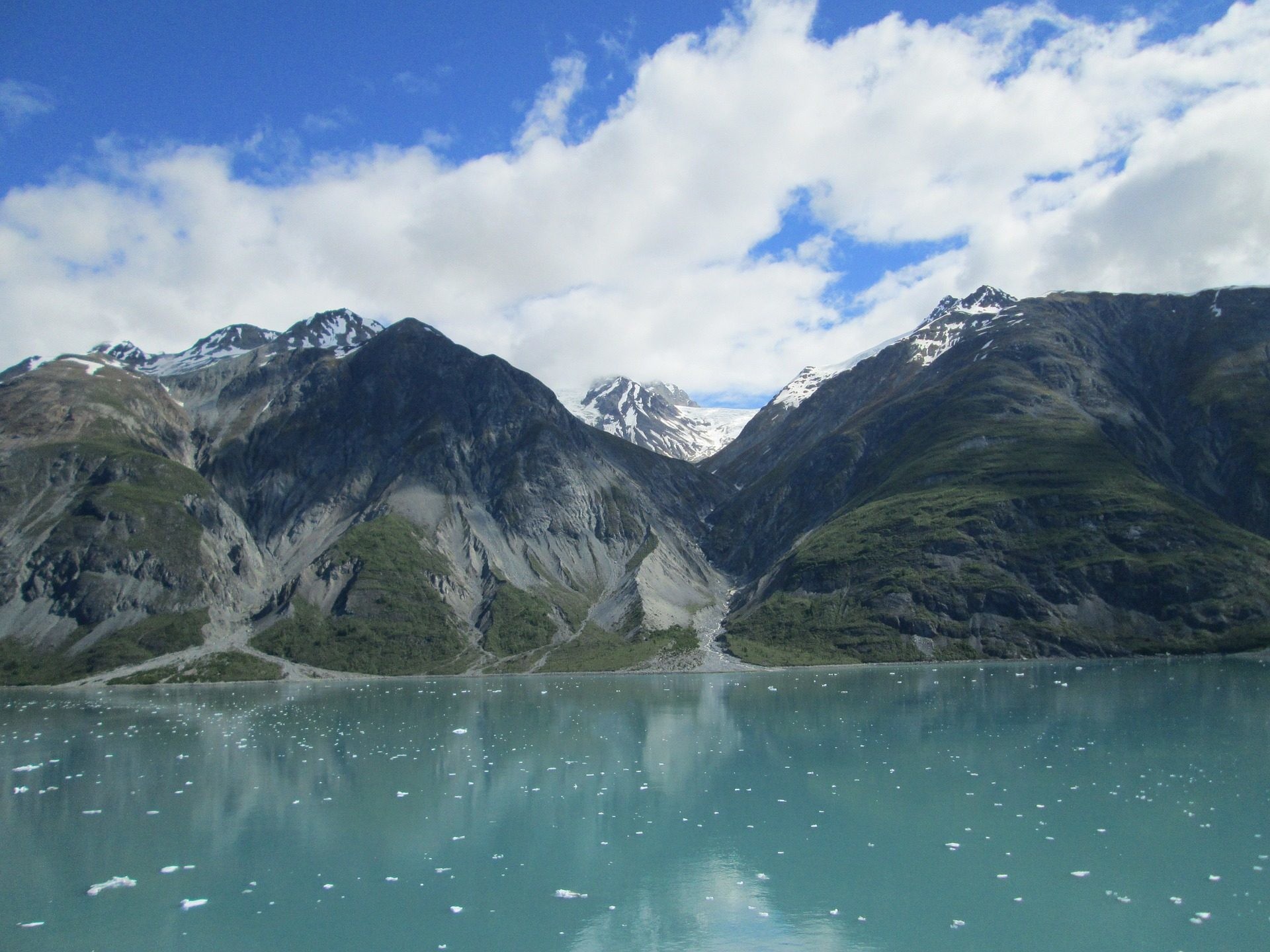 Lago glaciale, Montagne, Nuvole, Acqua turchese, Full HD, schermata di blocco iPad