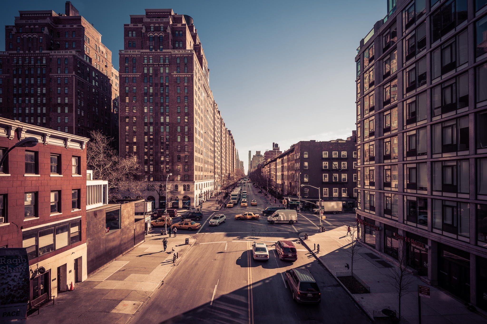 Strada di New York, Edifici in mattoni, Taxi, Prospettiva, Full HD, sfondo Windows 11