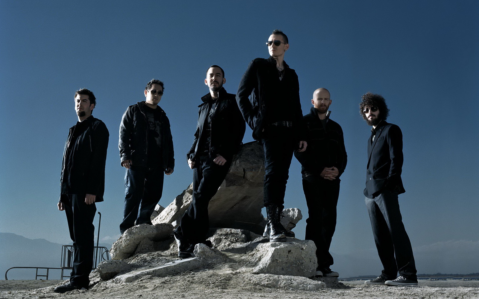 Linkin Park, Chester Bennington, Band, Rocce, Cielo azzurro, 1920x1200, sfondo MacBook Pro