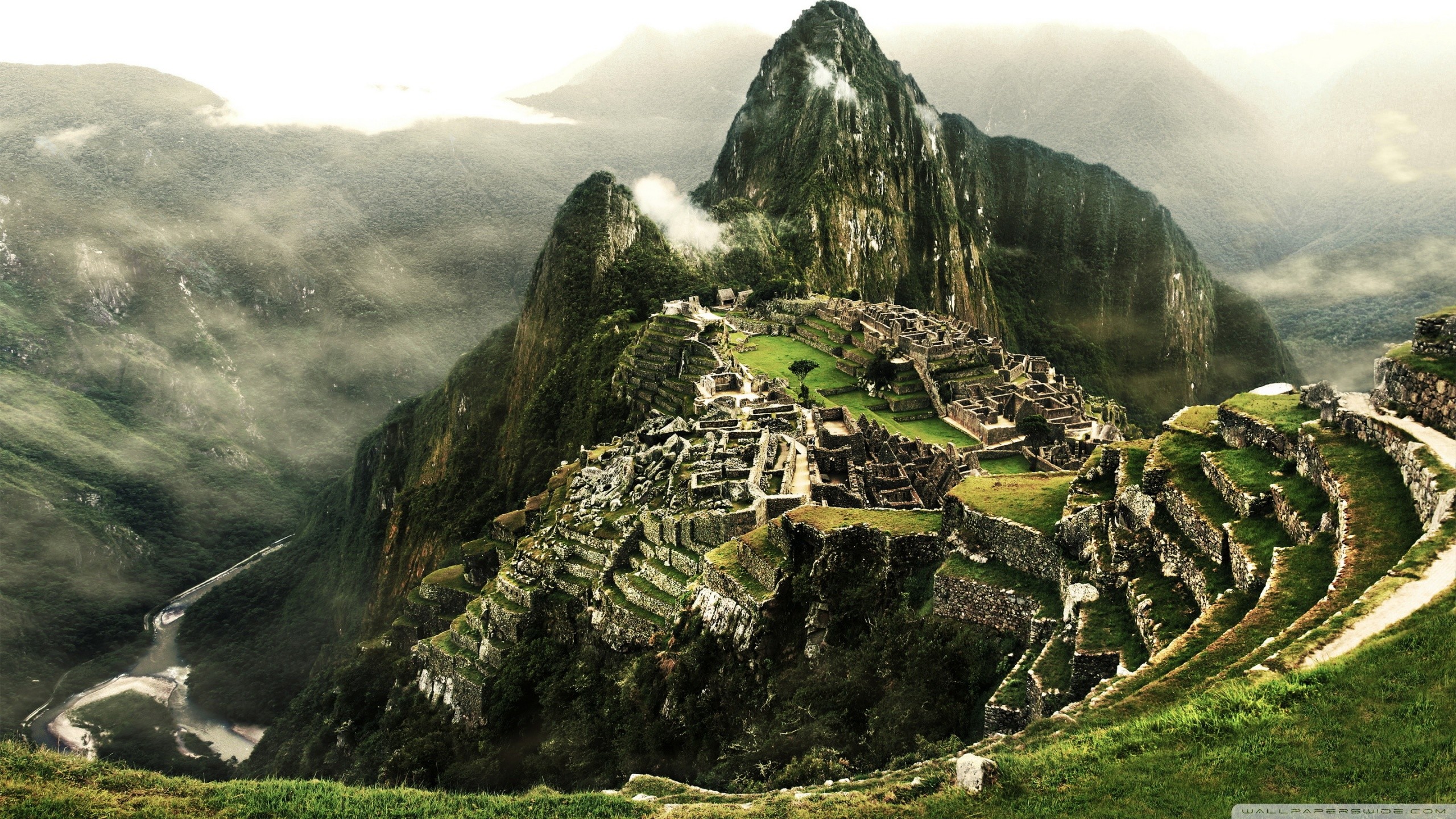 Machu Picchu, Huayna Picchu, Fiume Urubamba, Perù, Vista dall'alto, Foschia, sfondo 1440p