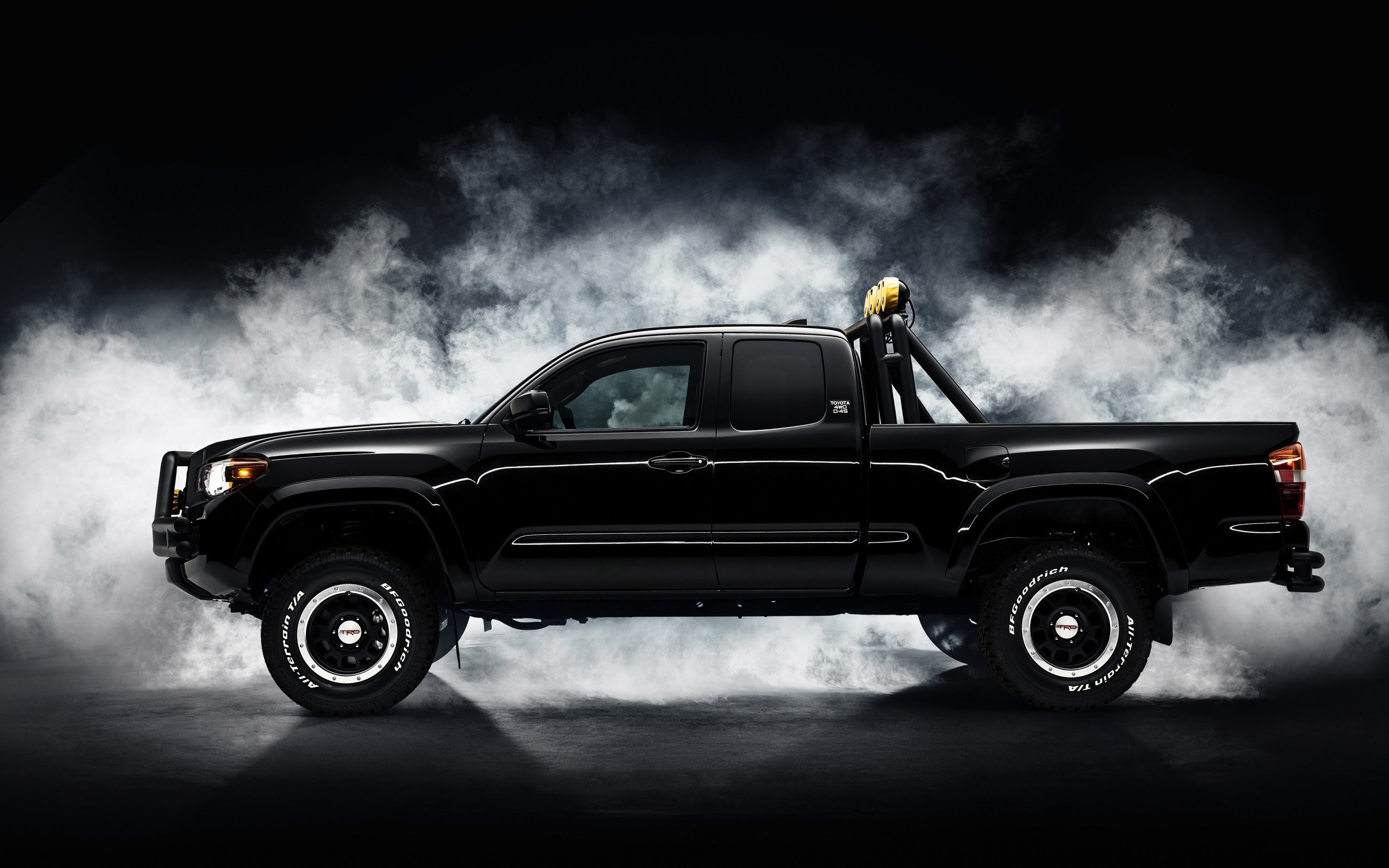 Toyota Tacoma, Ritorno al futuro, Pick-up, Fumo, Sfondo nero, 2K, wallpaper per computer