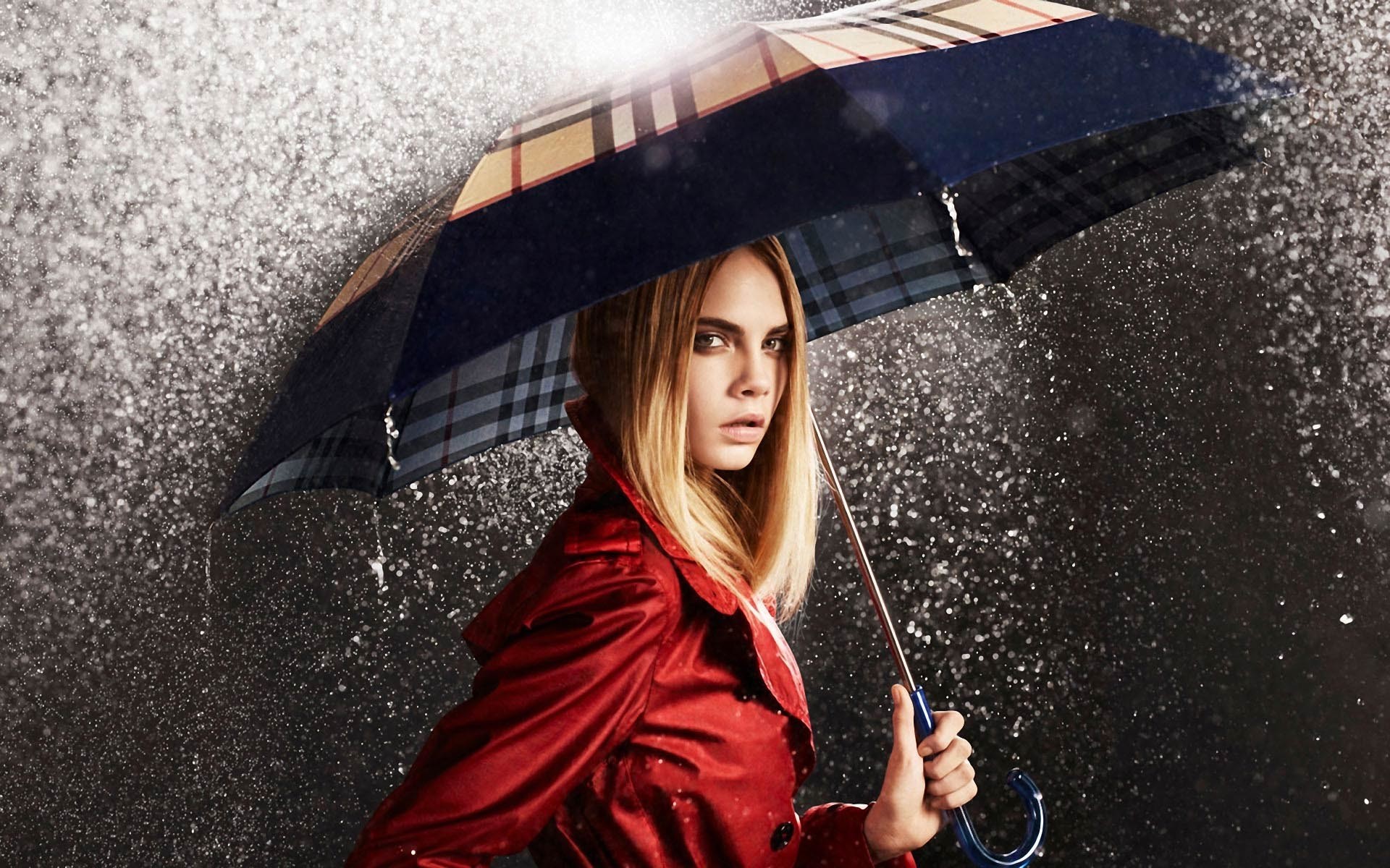 Cara Delevingne, Burberry, Ombrello, Pioggia, Trench rosso, 1920x1200, immagine di sfondo