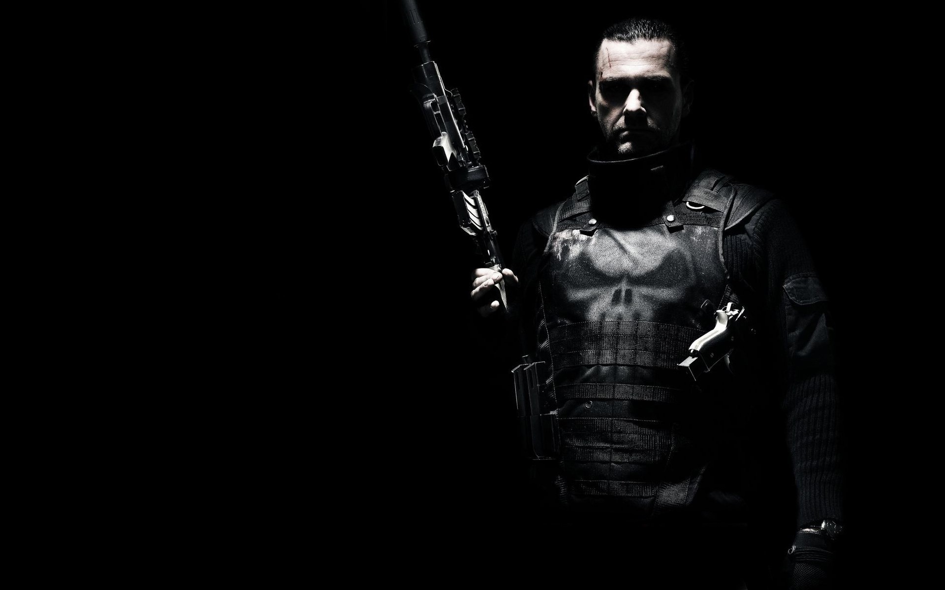 Frank Castle, Ray Stevenson, Punisher: War Zone, Fucile, Sfondo scuro, wallpaper per portatile