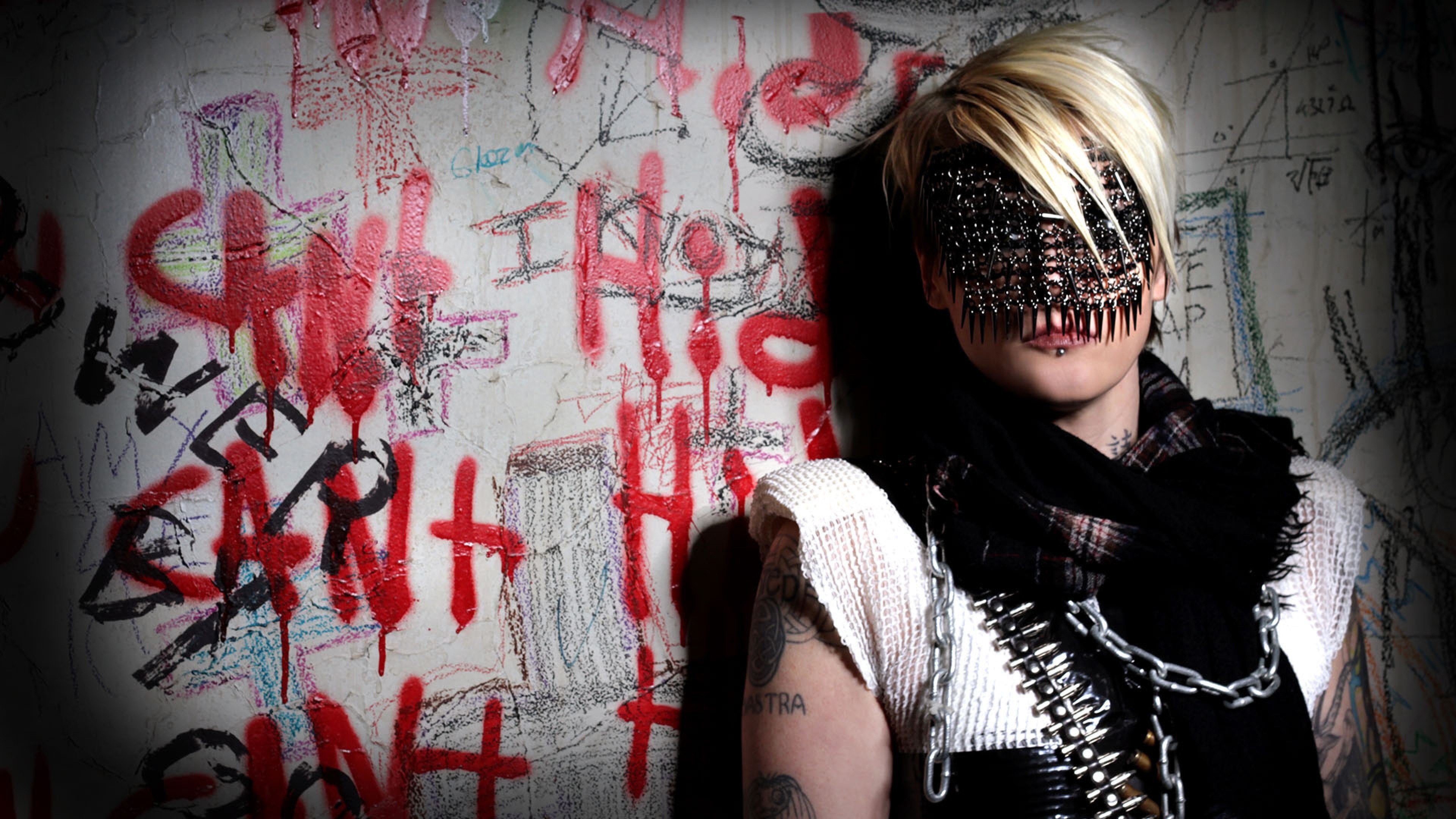 Ragazza tatuata, Maschera di pizzo, Graffiti, Punk, Capelli biondi, sfondo 16:9 4K
