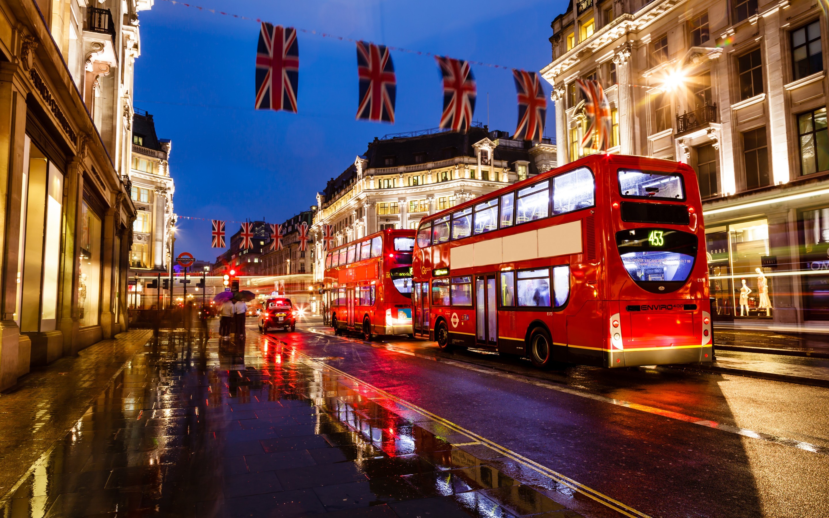 Regent Street, Autobus rosso, Union Jack, Londra, Pioggia, 2K, sfondo desktop