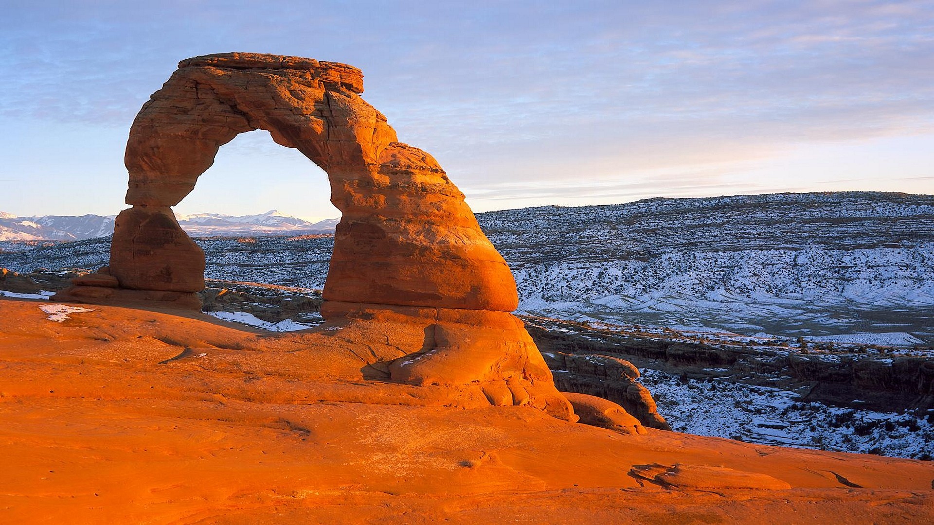 Delicate Arch, Arches National Park, Utah, Arco di roccia, Neve, sfondo Full HD per computer