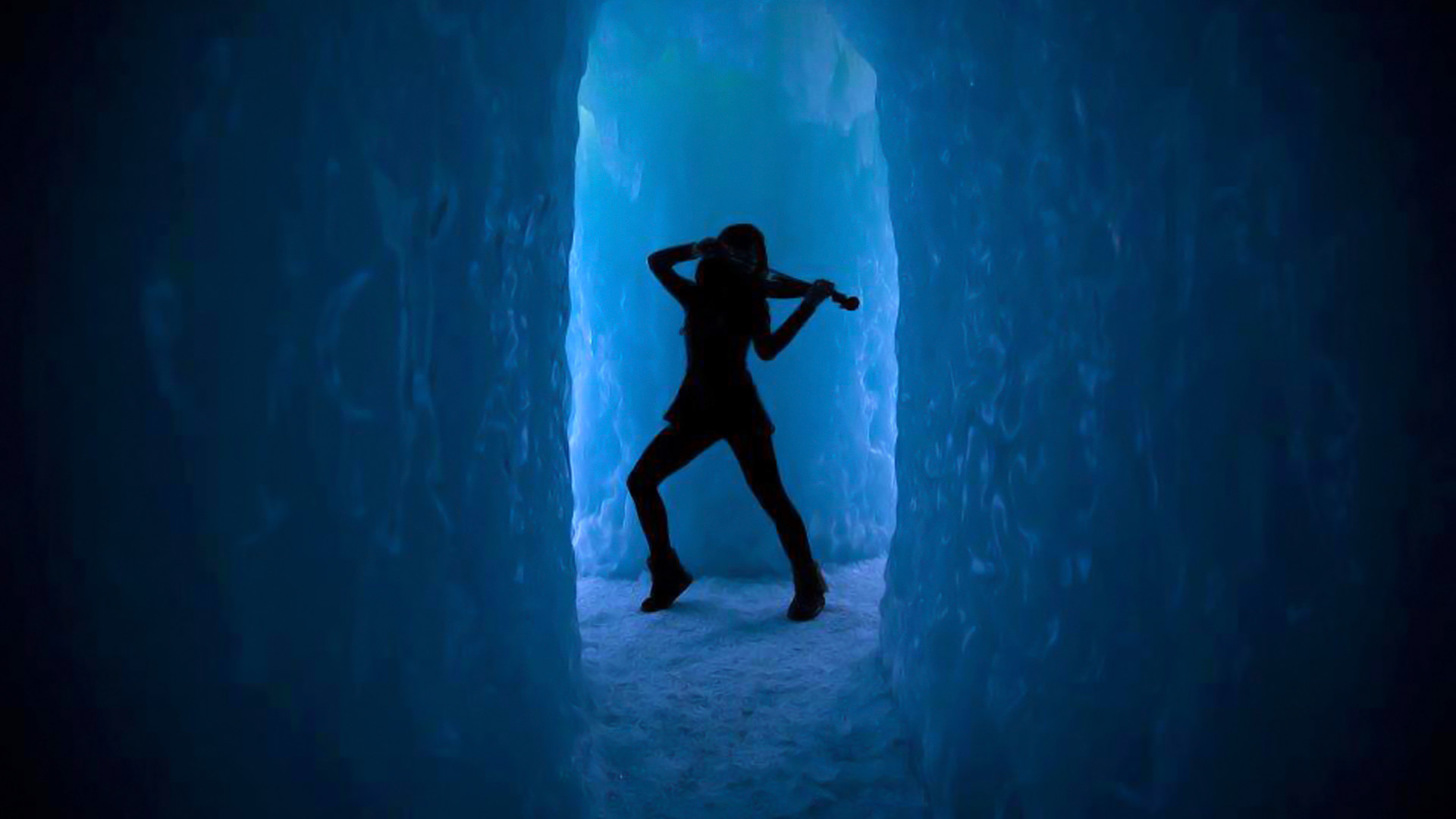 Lindsey Stirling, Crystallize, Grotta di ghiaccio, Silhouette, Blu, sfondo widescreen Full HD