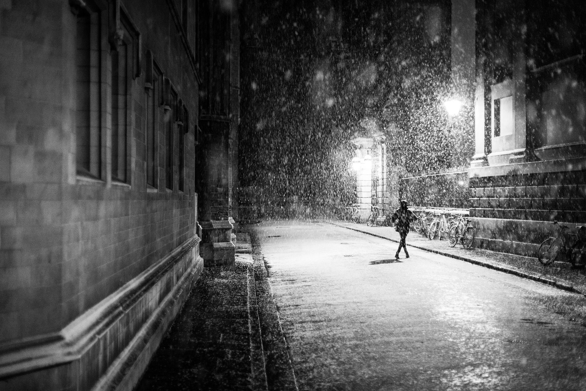 Vicolo, Neve, Notte, Lampione, Bianco e nero, Full HD, wallpaper per computer