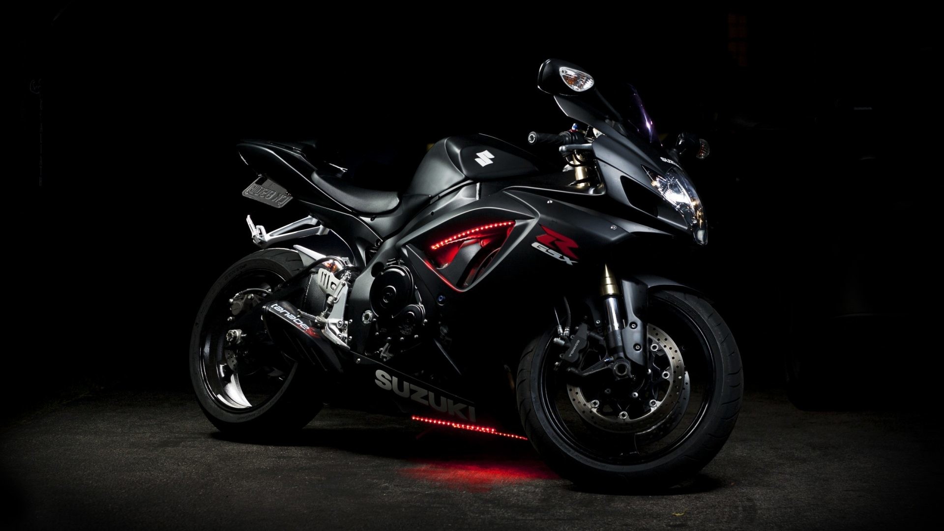 Suzuki GSX-R, Moto sportiva, Sfondo nero, Studio, 1920x1080, wallpaper desktop