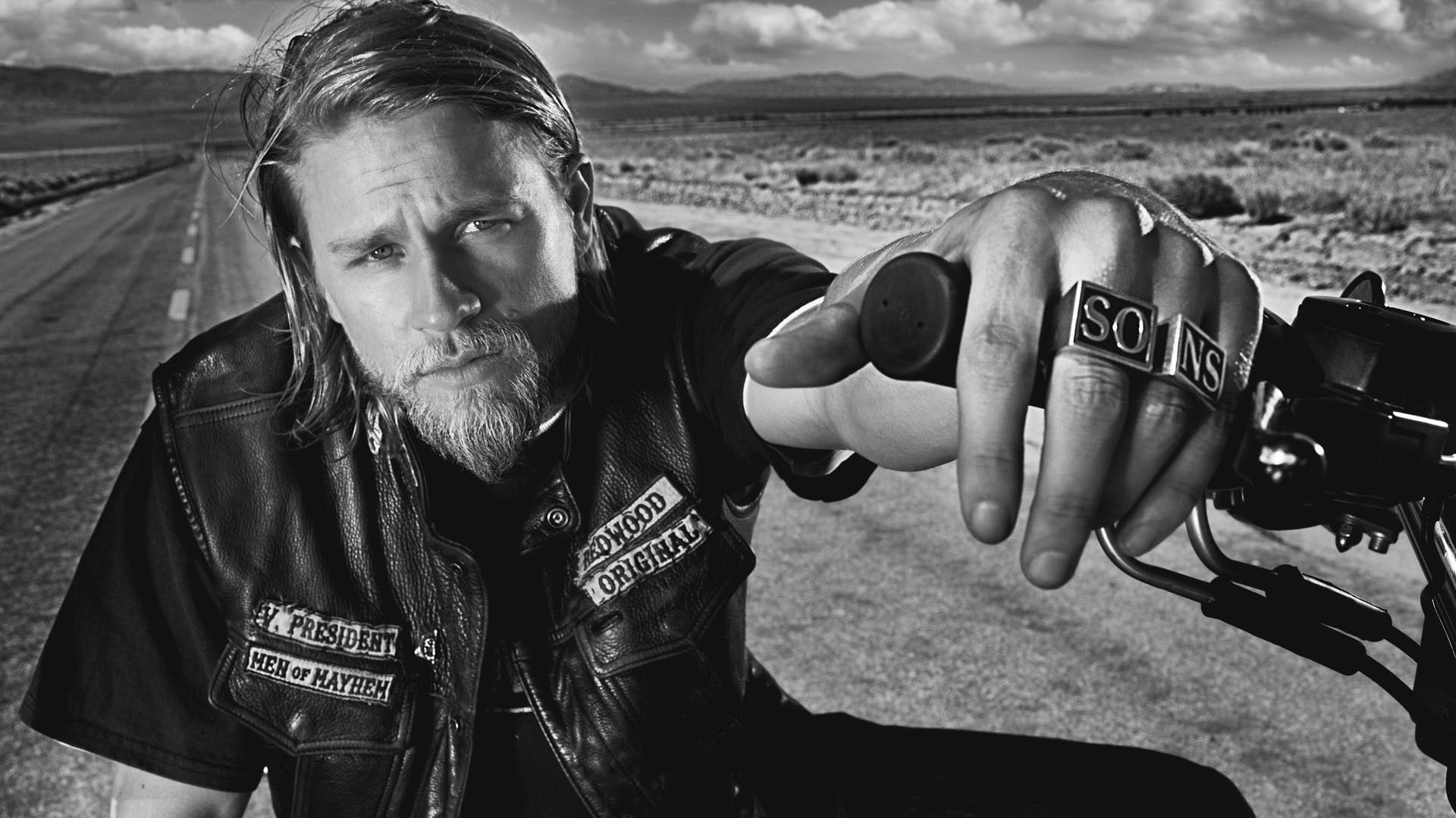 Charlie Hunnam, Jax Teller, Anello SONS, Moto, Bianco e nero, Full HD, sfondo per PC