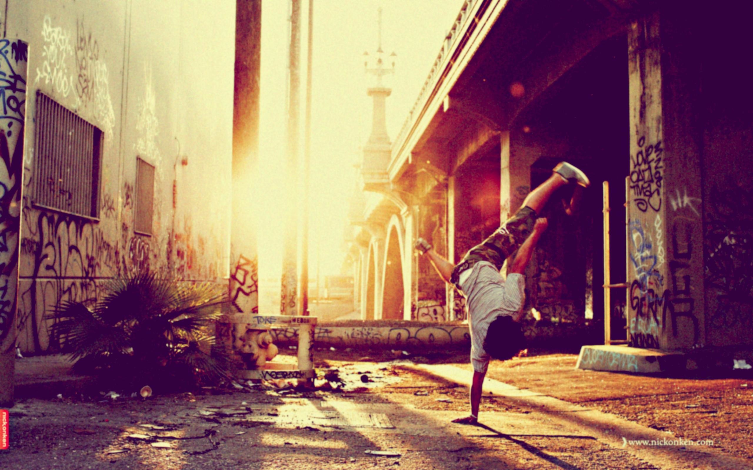 Parkour, Freerun, Graffiti, Ponte, Luce del sole, 2560x1600, sfondo MacBook Pro