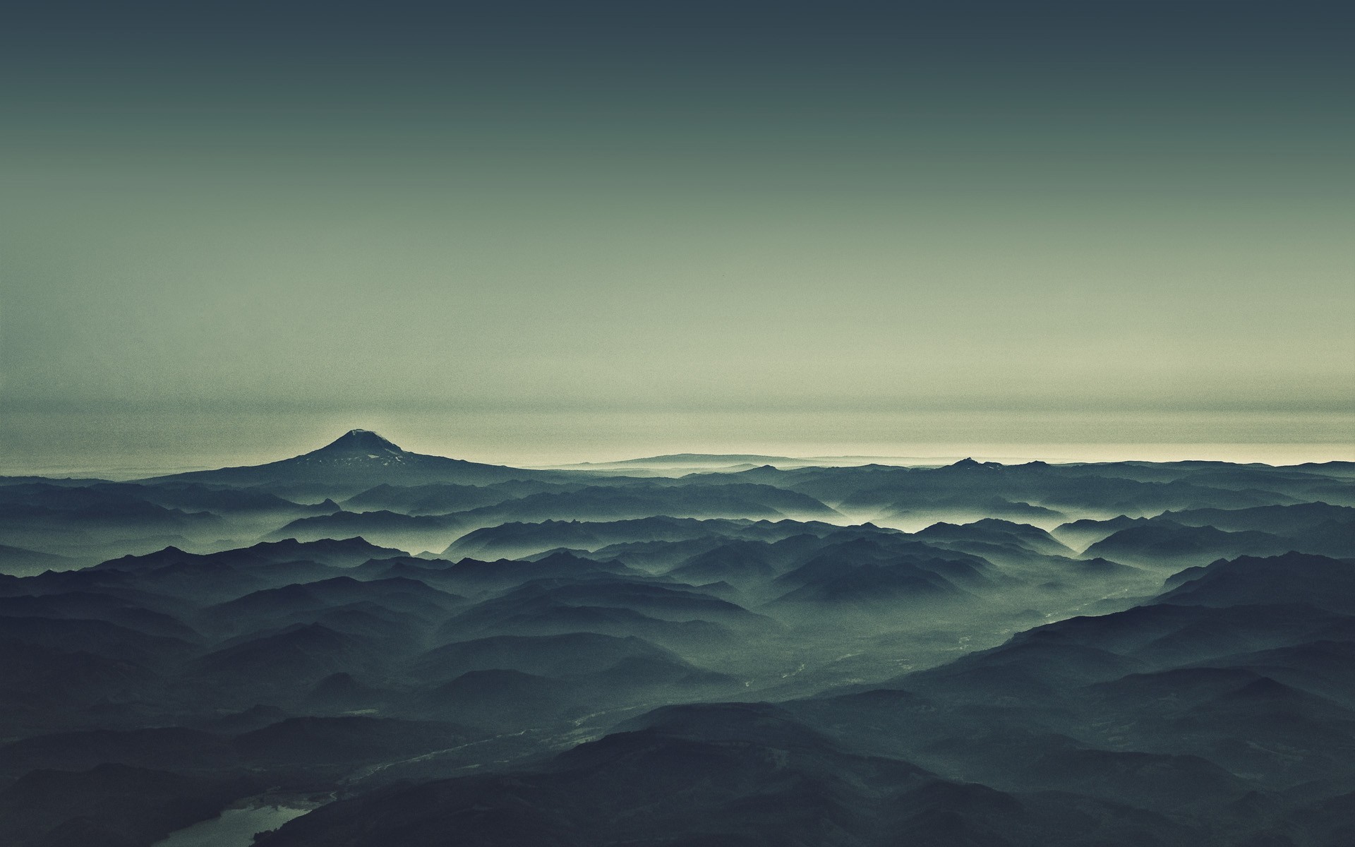 Montagne, Nebbia, Paesaggio, Toni scuri, immagine di sfondo iPhone