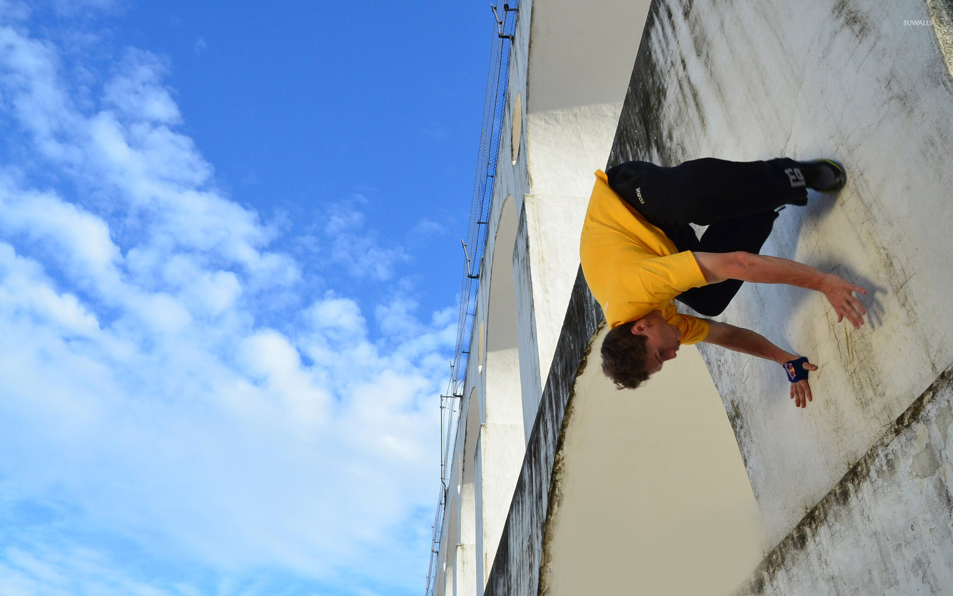 Parkour, Wall run, Cielo azzurro, 1920x1200, wallpaper desktop
