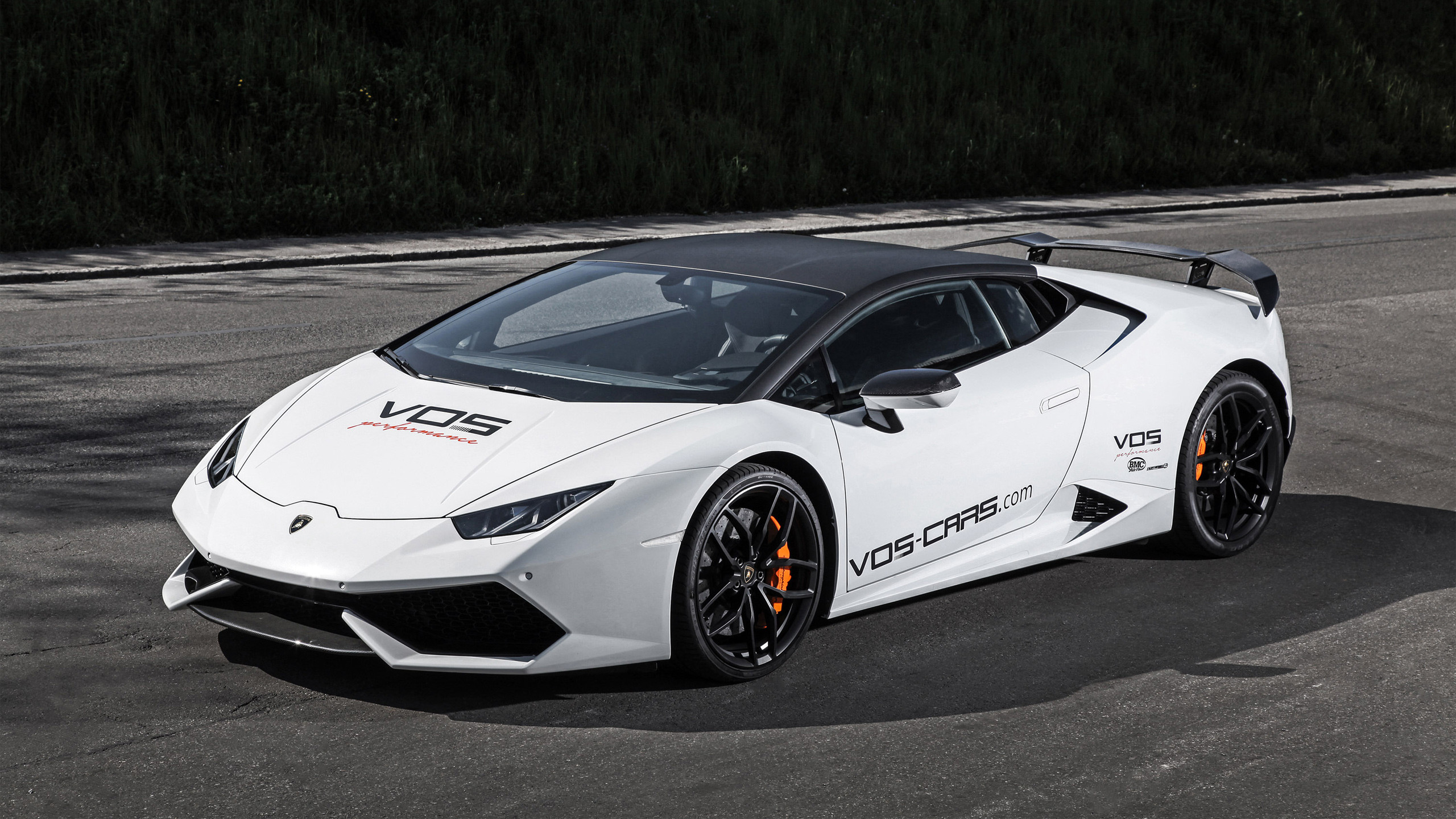Lamborghini Huracán, Bianco, Alettone, Supercar, 2560x1440, immagine di sfondo