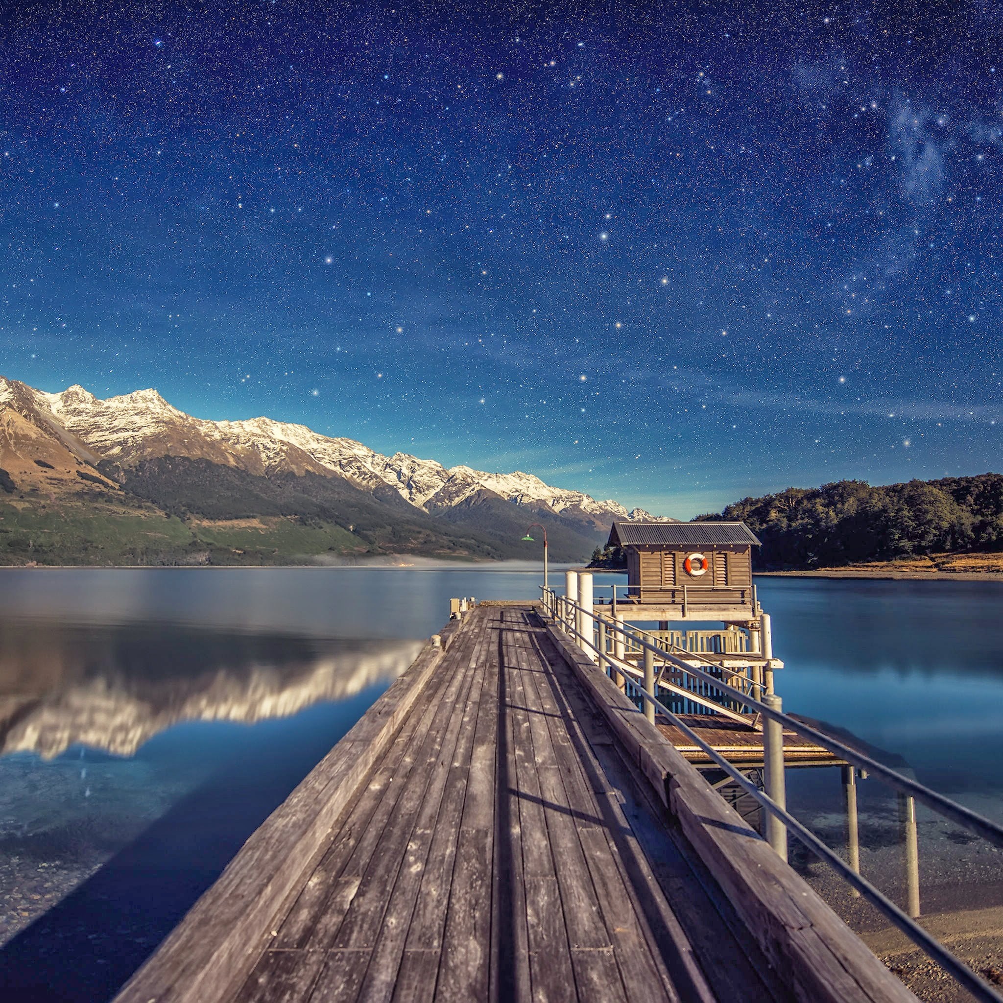 Pontile, Lago, Cielo stellato, Montagne, Full HD, sfondo per iPad e tablet