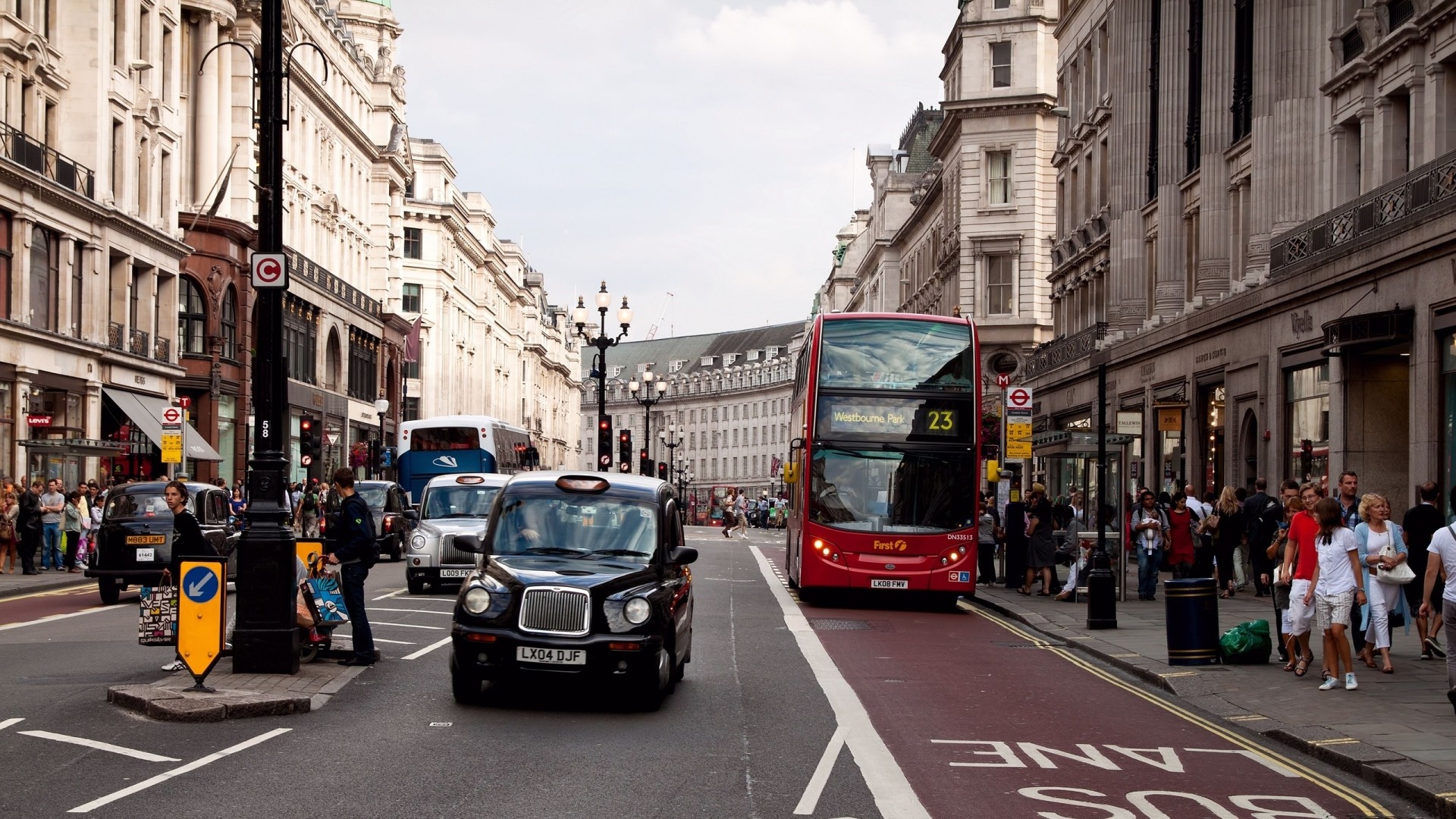 Regent Street, Londra, Taxi nero, Autobus rosso, Strada, 1920x1080, sfondo per PC