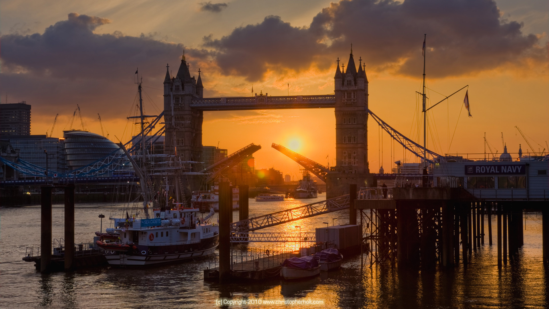 Tower Bridge, Tamigi, Londra, Tramonto, Barche, 1920x1080, wallpaper desktop