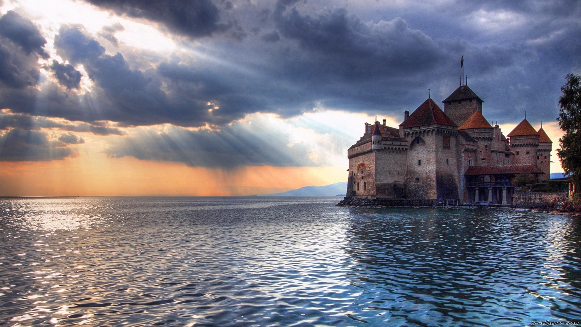 Castello di Chillon, Lago di Ginevra, Svizzera, Raggi di sole, sfondo per il tuo desktop
