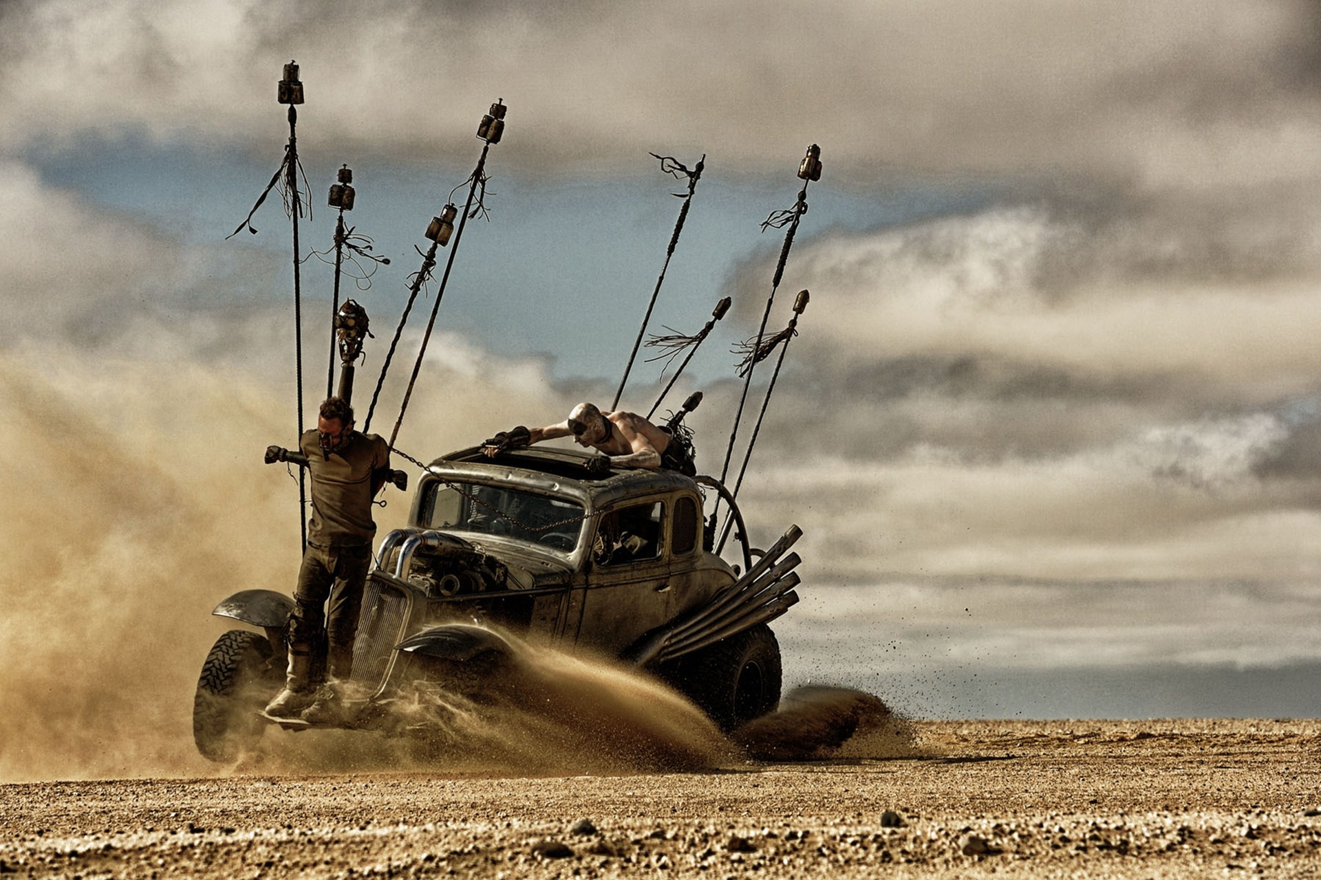 Mad Max: Fury Road, Veicolo, Tempesta di sabbia, Deserto, Full HD, sfondo Windows 11
