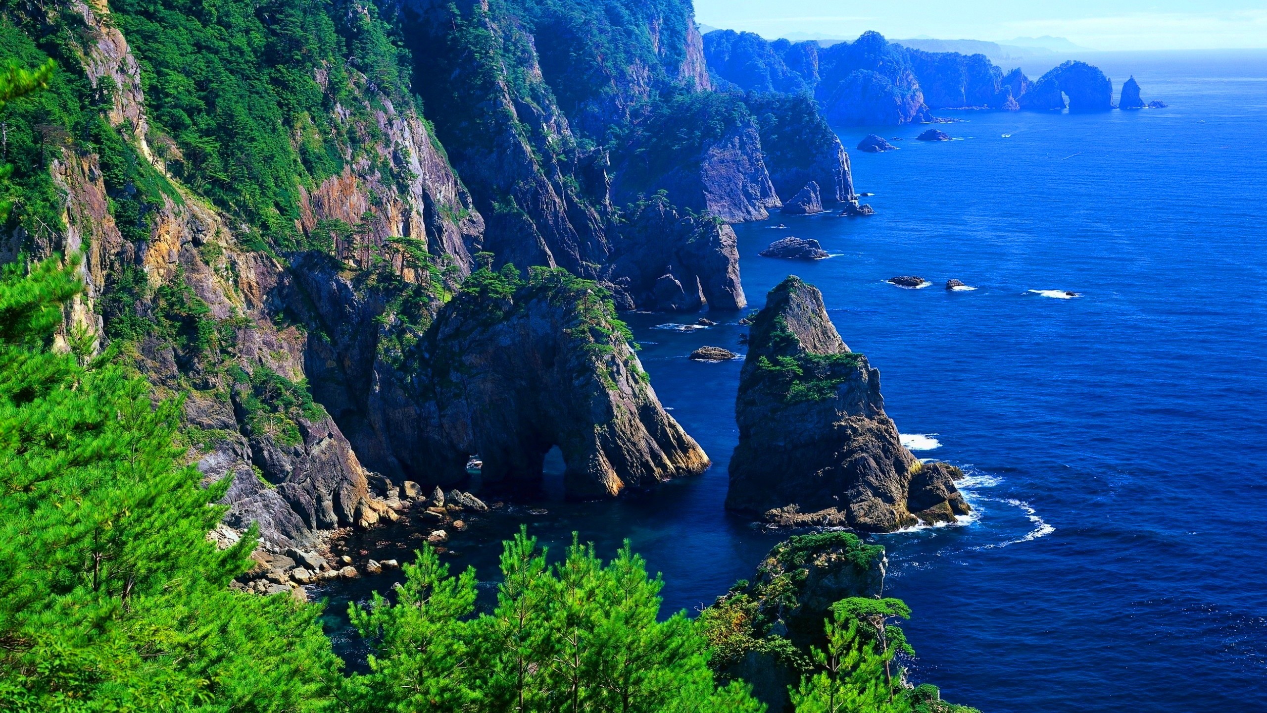 Scogliere, Faraglioni, Mare blu, 2K, sfondo Windows 11