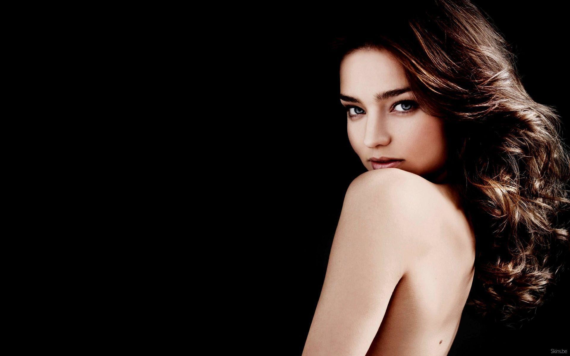 Miranda Kerr, Ritratto, Capelli mossi, Sfondo nero, 16:10 Full HD, wallpaper widescreen