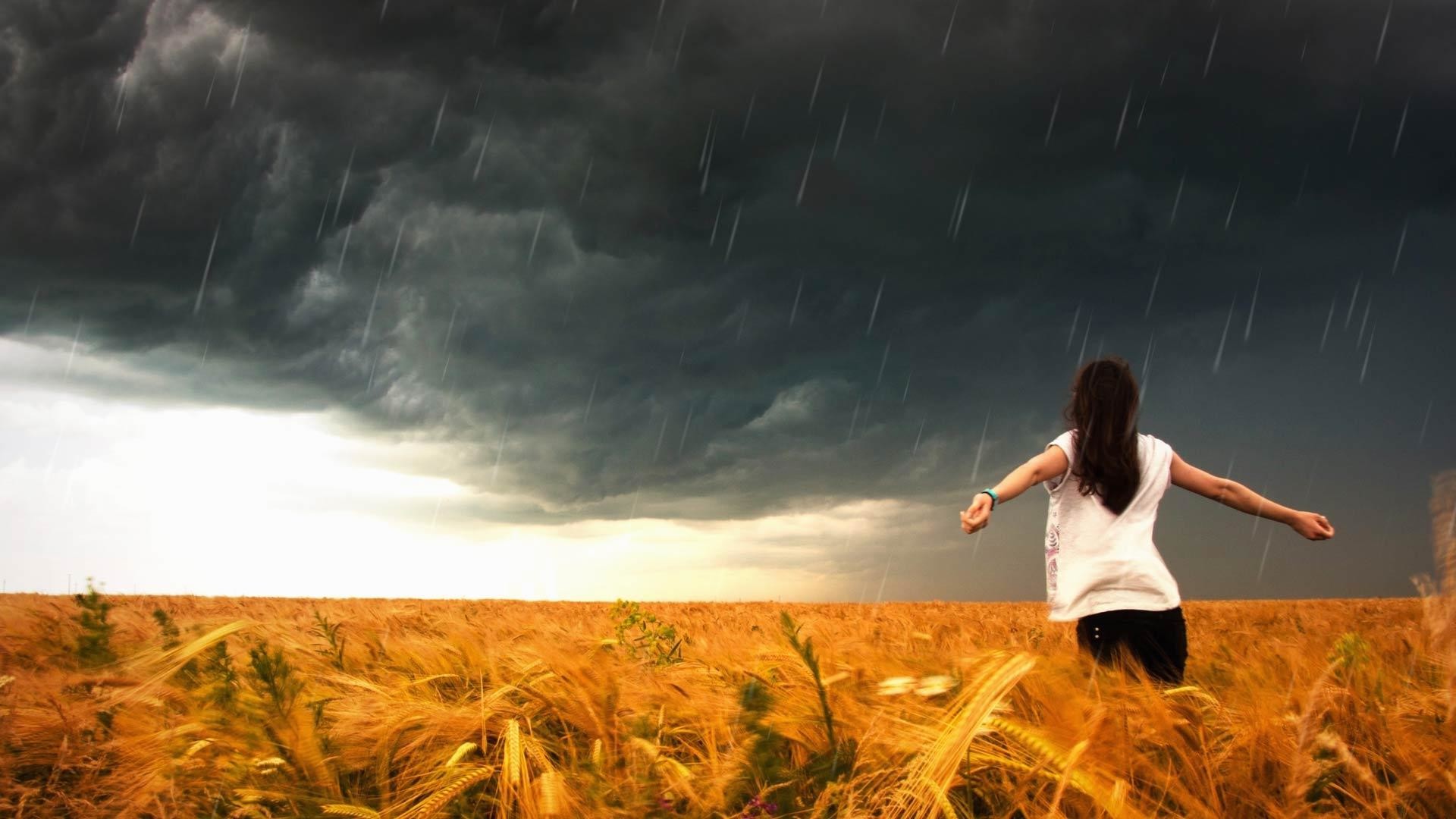 Temporale, Campo di grano, Ragazza, Nuvole scure, Full HD 1080p, sfondo desktop