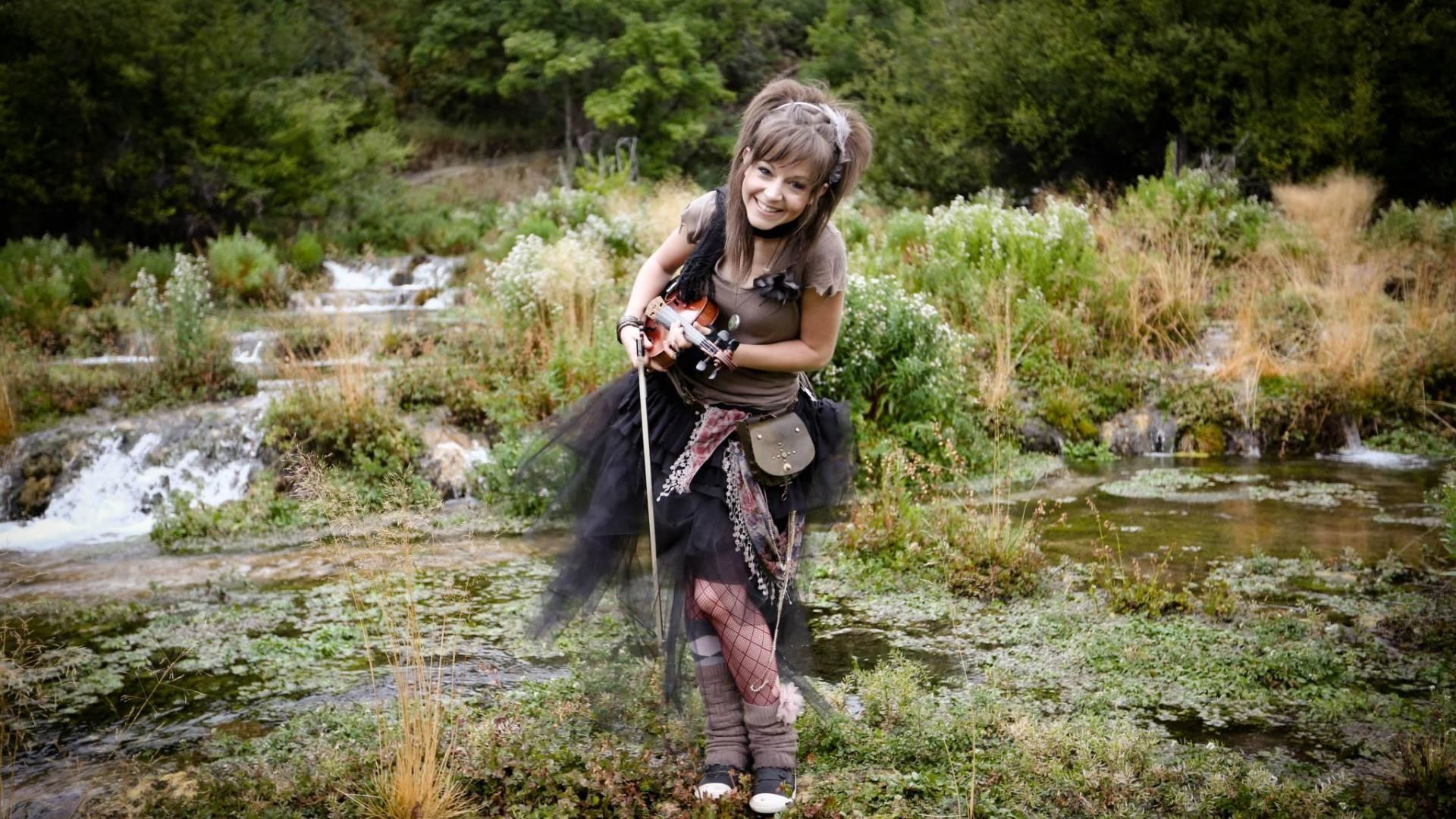 Lindsey Stirling, Violino, Ruscello, Natura, 16:9 Full HD, sfondo widescreen