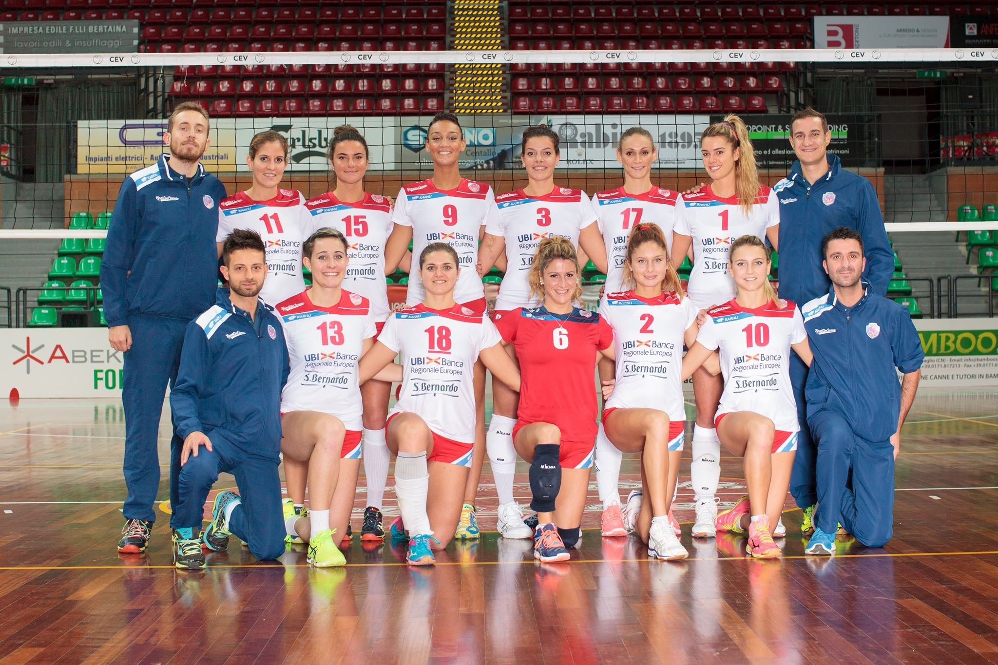 Squadra di pallavolo, Pallavolo femminile, Palazzetto, Foto di squadra, sfondo Full HD per portatile