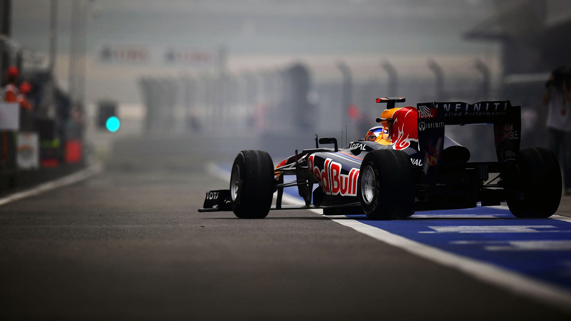 Red Bull Racing, Formula 1, Monoposto, Corsia box, Nebbia, Full HD, sfondo per PC e portatile