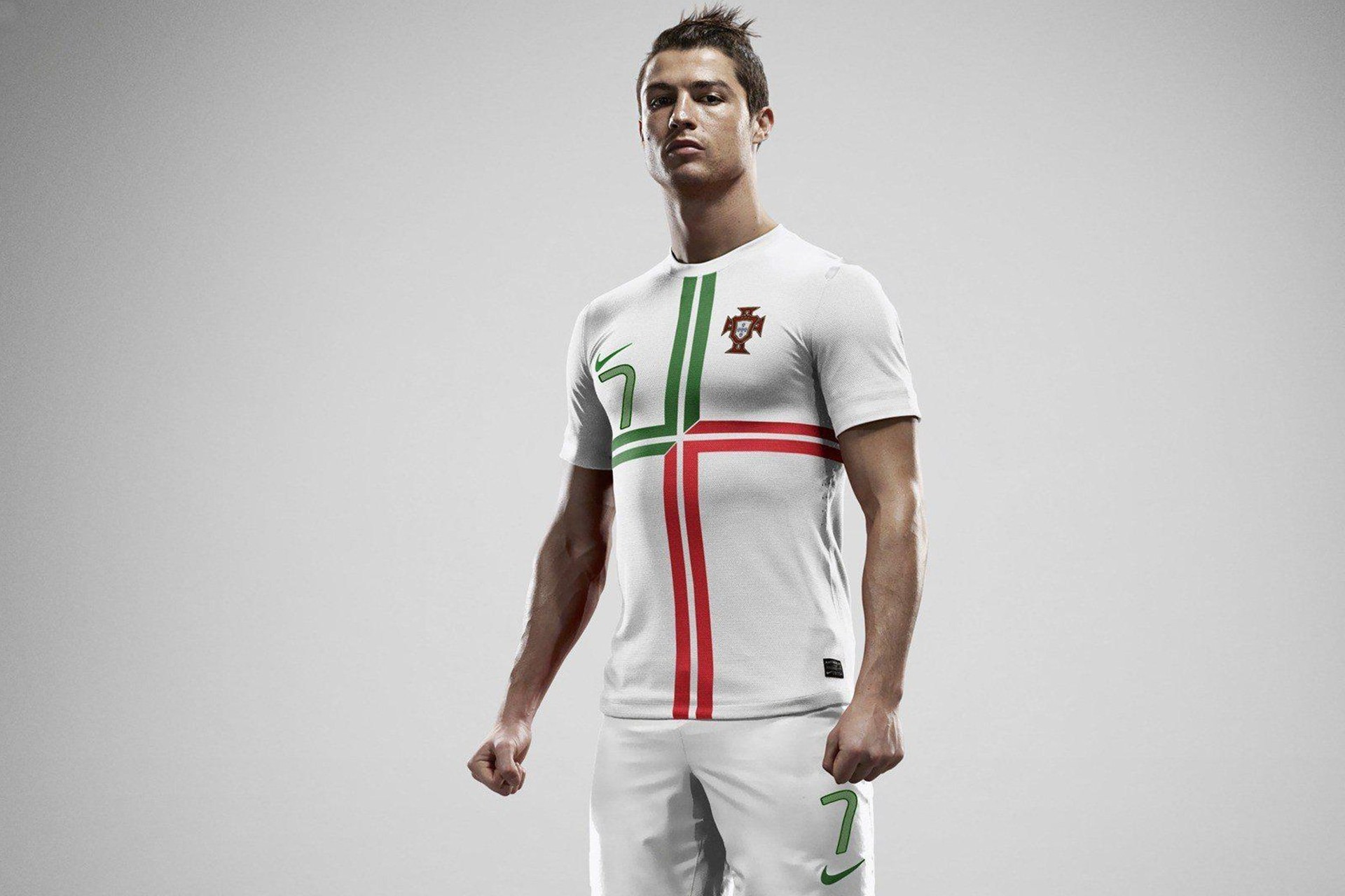 Cristiano Ronaldo, Portogallo, Maglia bianca, Ritratto, Full HD, sfondo per PC e portatile