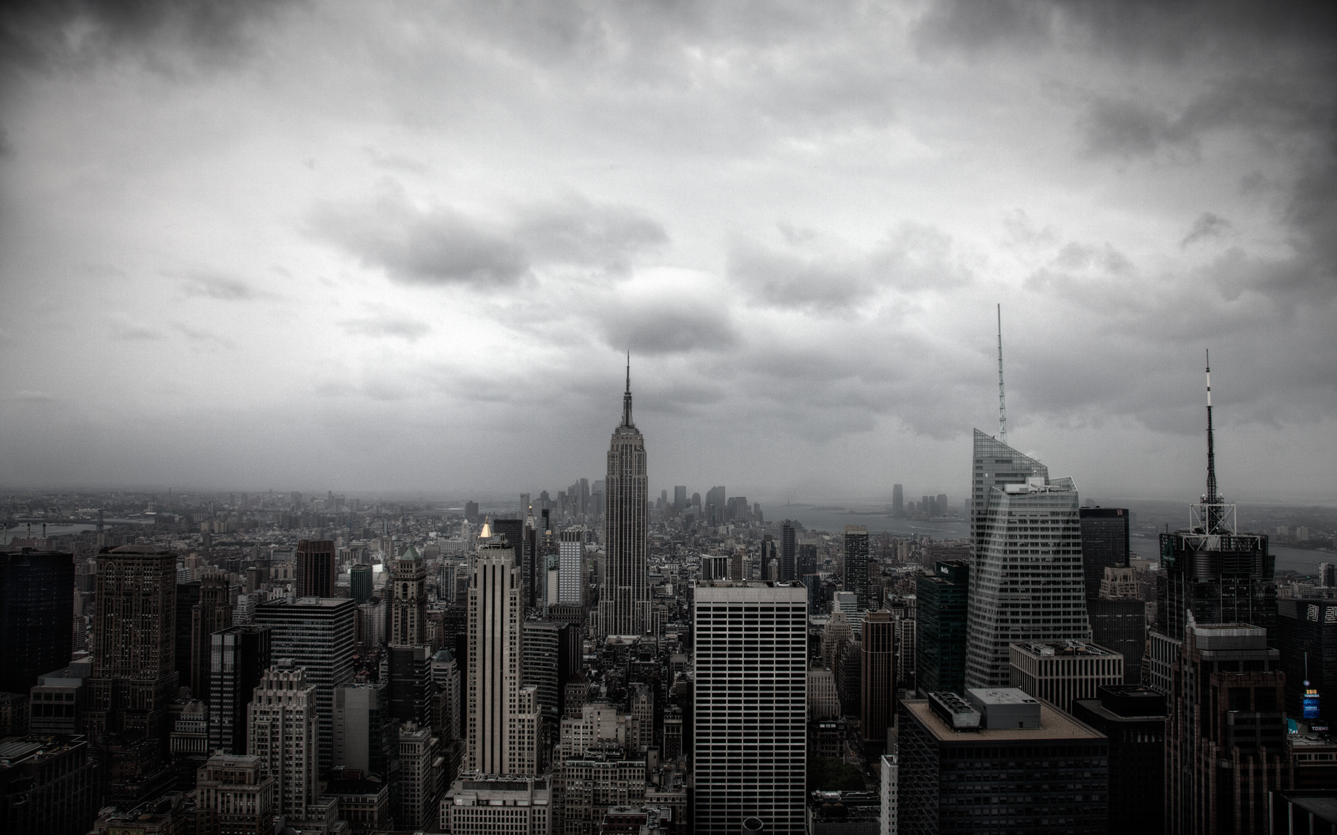 Empire State Building, New York, Manhattan, Skyline, Bianco e nero, Nuvole, sfondo 1920x1200 per PC