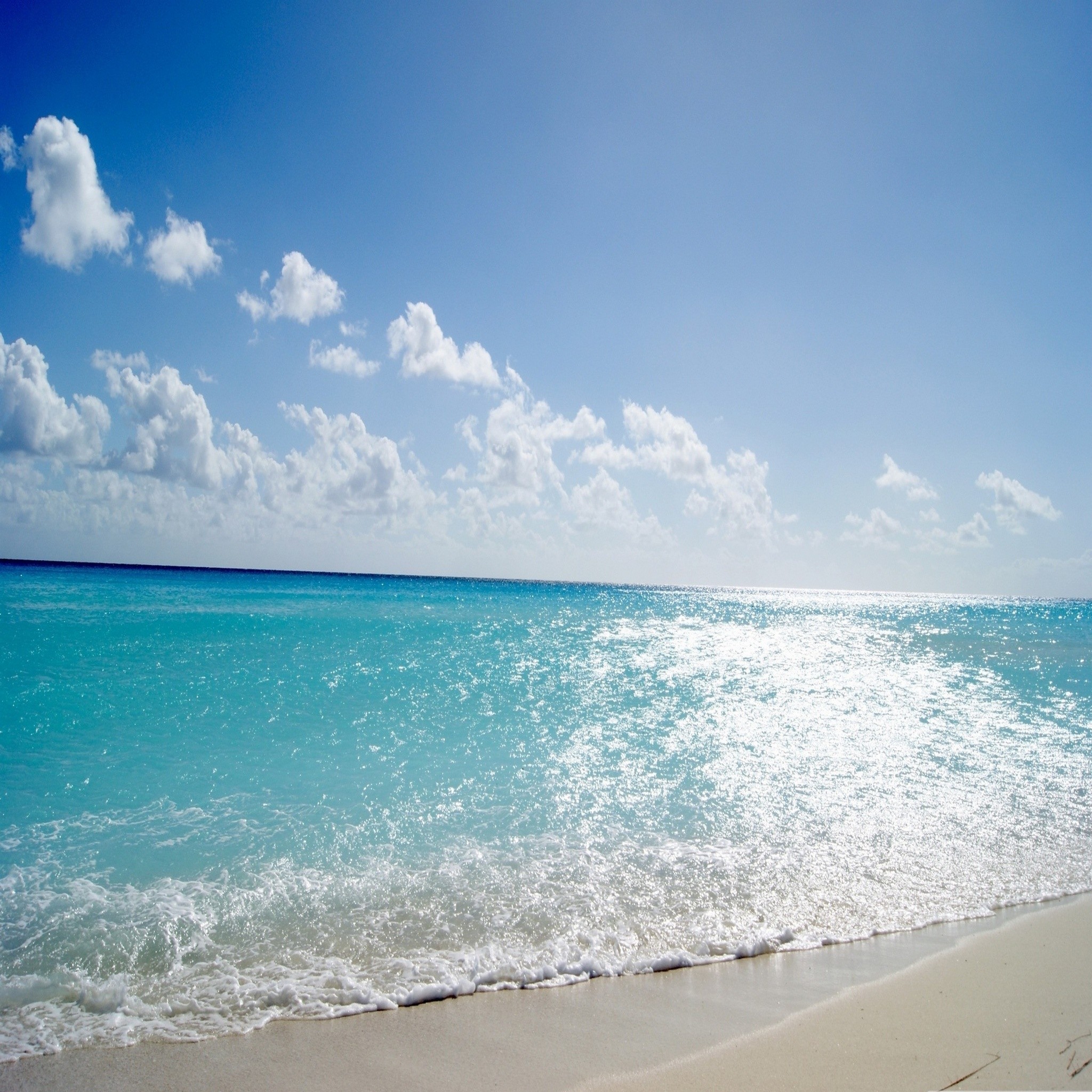 Mare turchese, Onde, Spiaggia, Nuvole, wallpaper iPad