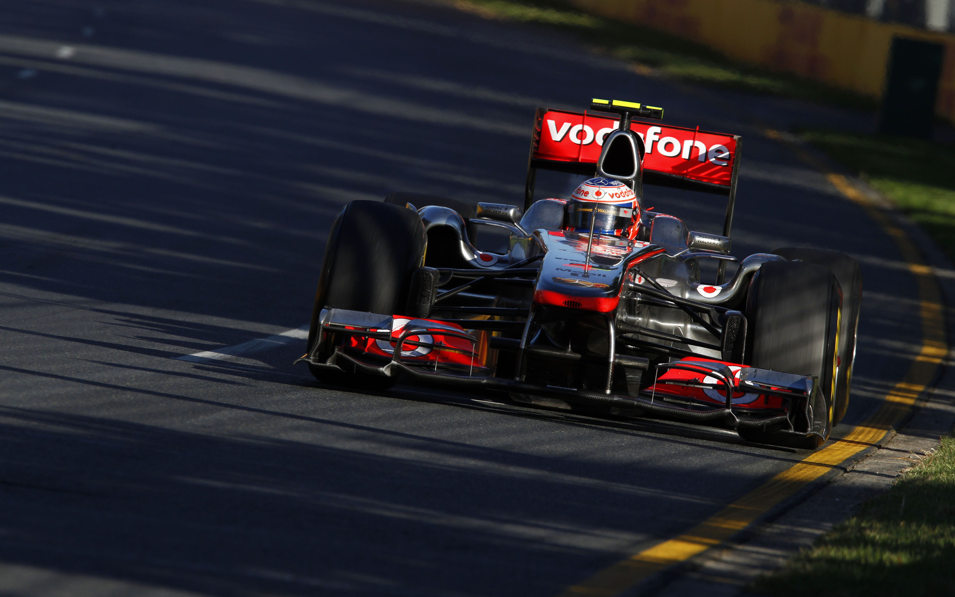 McLaren MP4-25, Vodafone McLaren Mercedes, Formula 1, Pista, 1920x1200, sfondo per PC