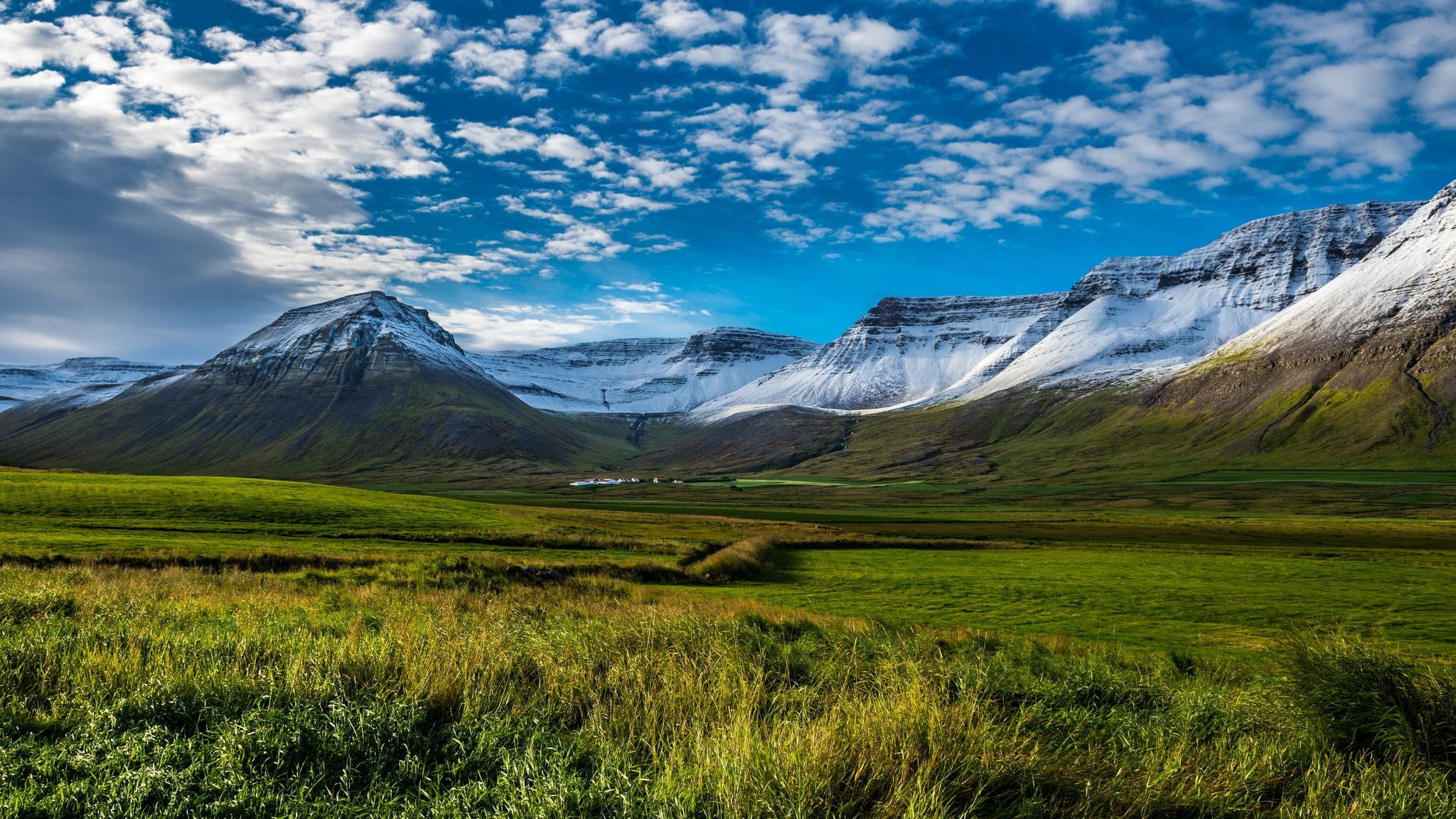 Islanda, Montagne innevate, Prateria, Cielo azzurro, Full HD, wallpaper desktop