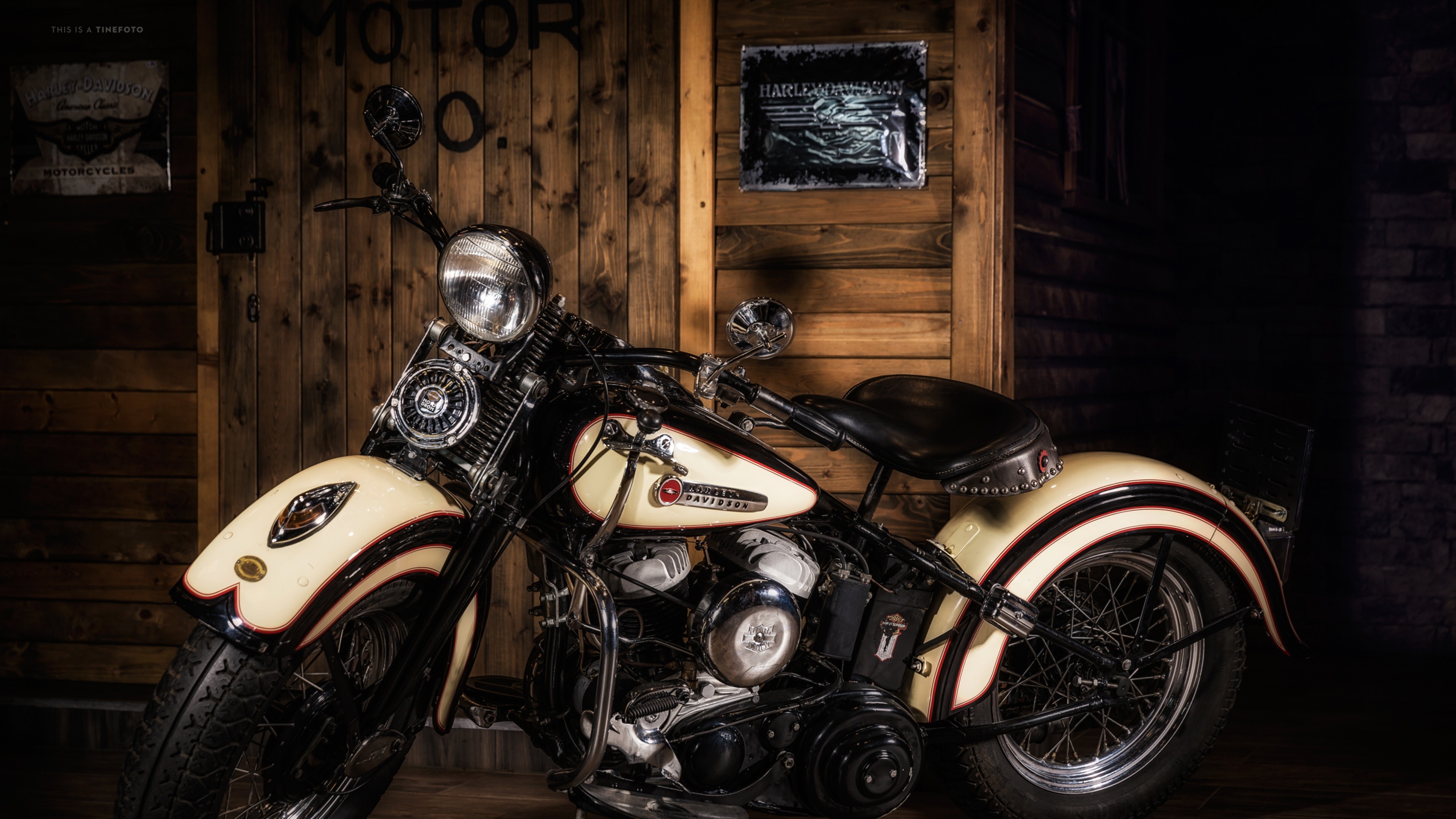 Harley-Davidson, Moto d'epoca, Panhead, Capanno in legno, Crema e nero, sfondo 4K per portatile