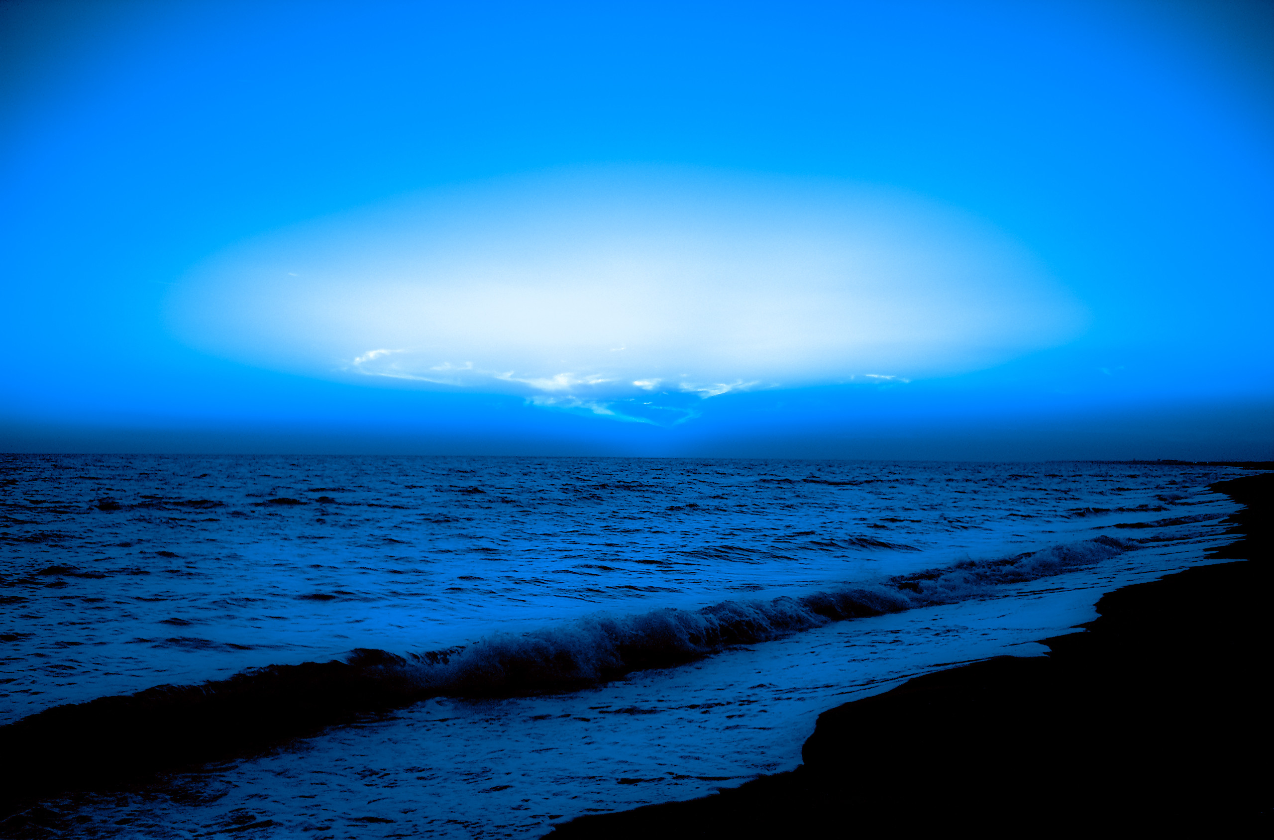 Mare, Notte, Blu, Onde, 2K, sfondo Windows 11
