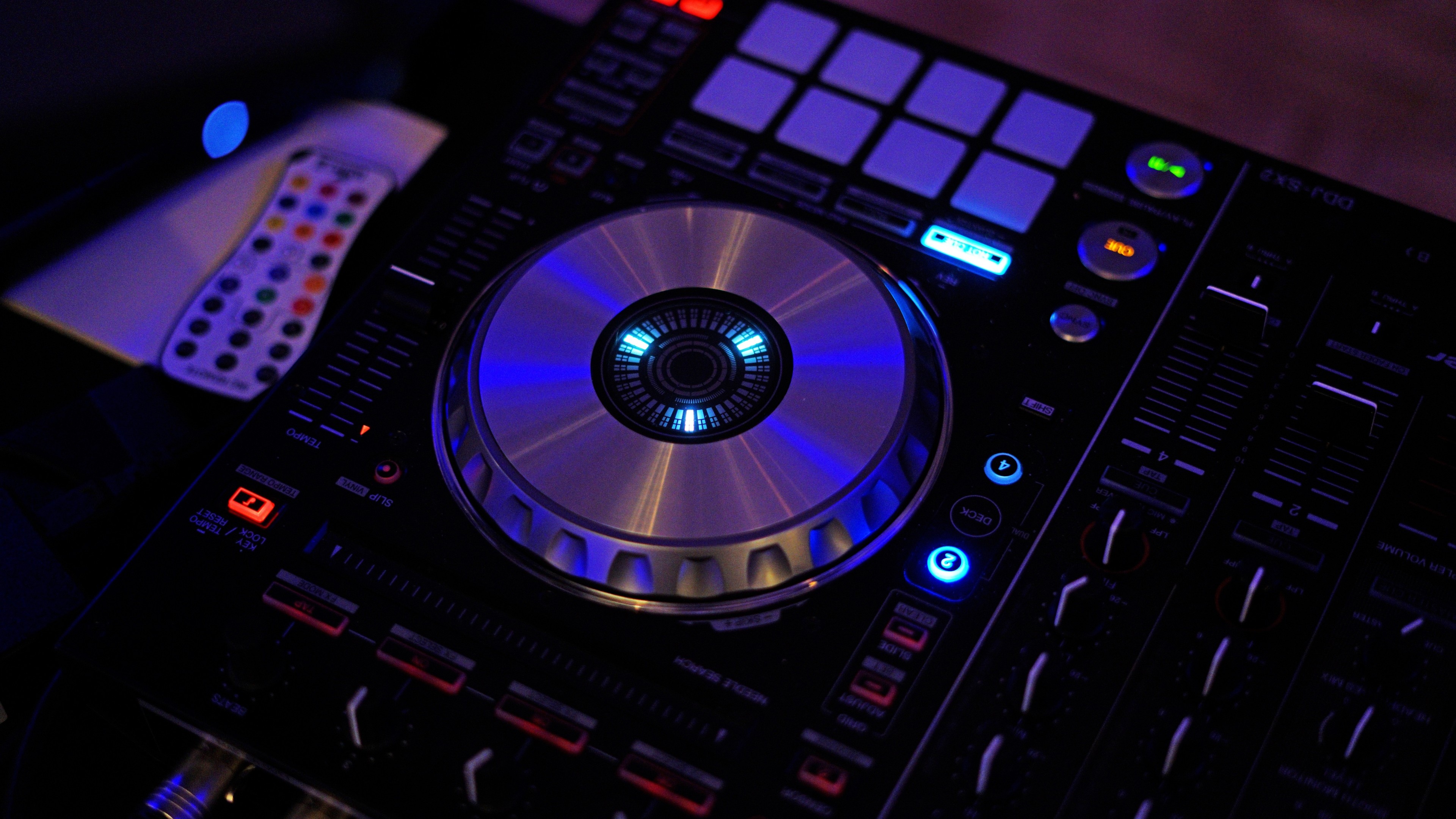 Pioneer DDJ, Controller DJ, Jog wheel, Luci blu, 3840x2160, sfondo per PC