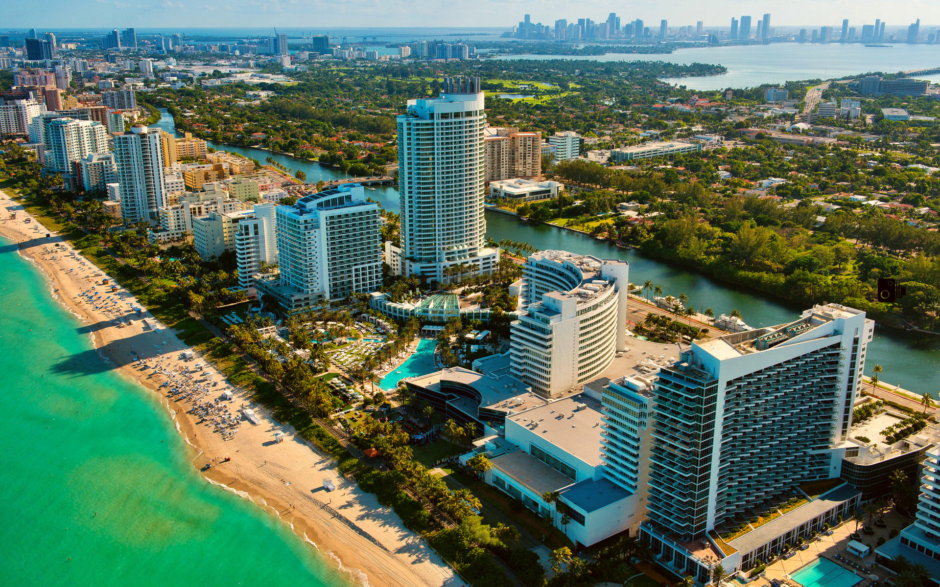 Miami Beach, Fontainebleau Miami Beach, Vista aerea, Mare turchese, sfondo 16:10 Full HD