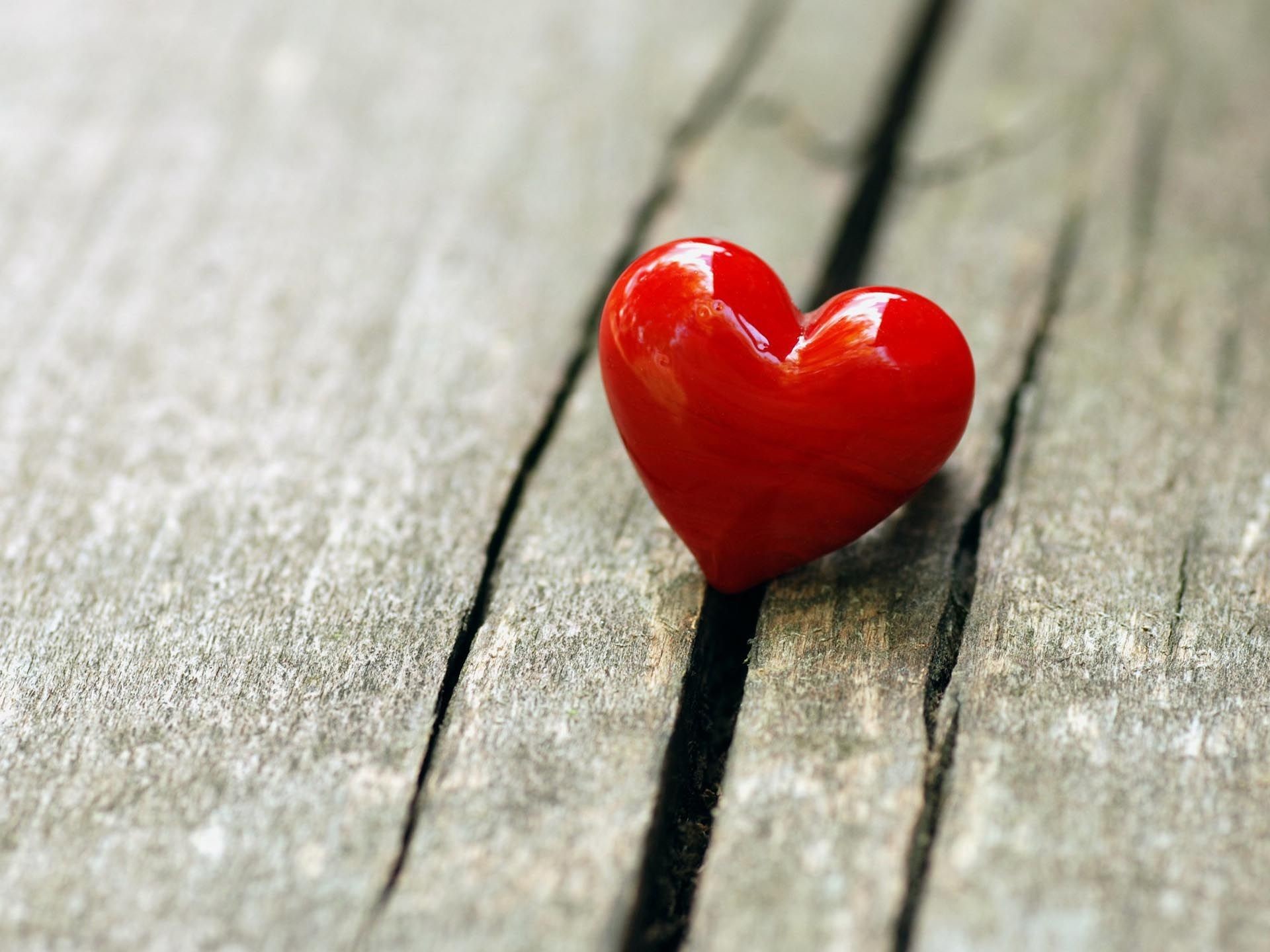 Cuore rosso, Legno, Macro, Full HD, sfondo per iPad e tablet