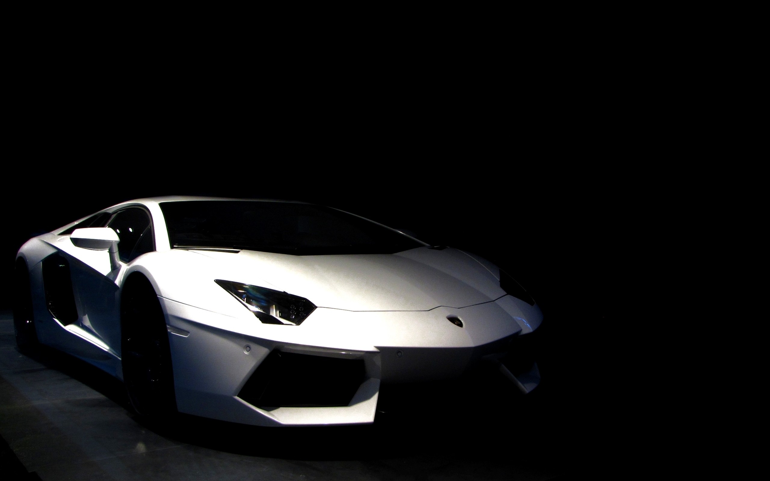 Lamborghini Aventador, Argento, Sfondo nero, Supercar, 2K, wallpaper per computer