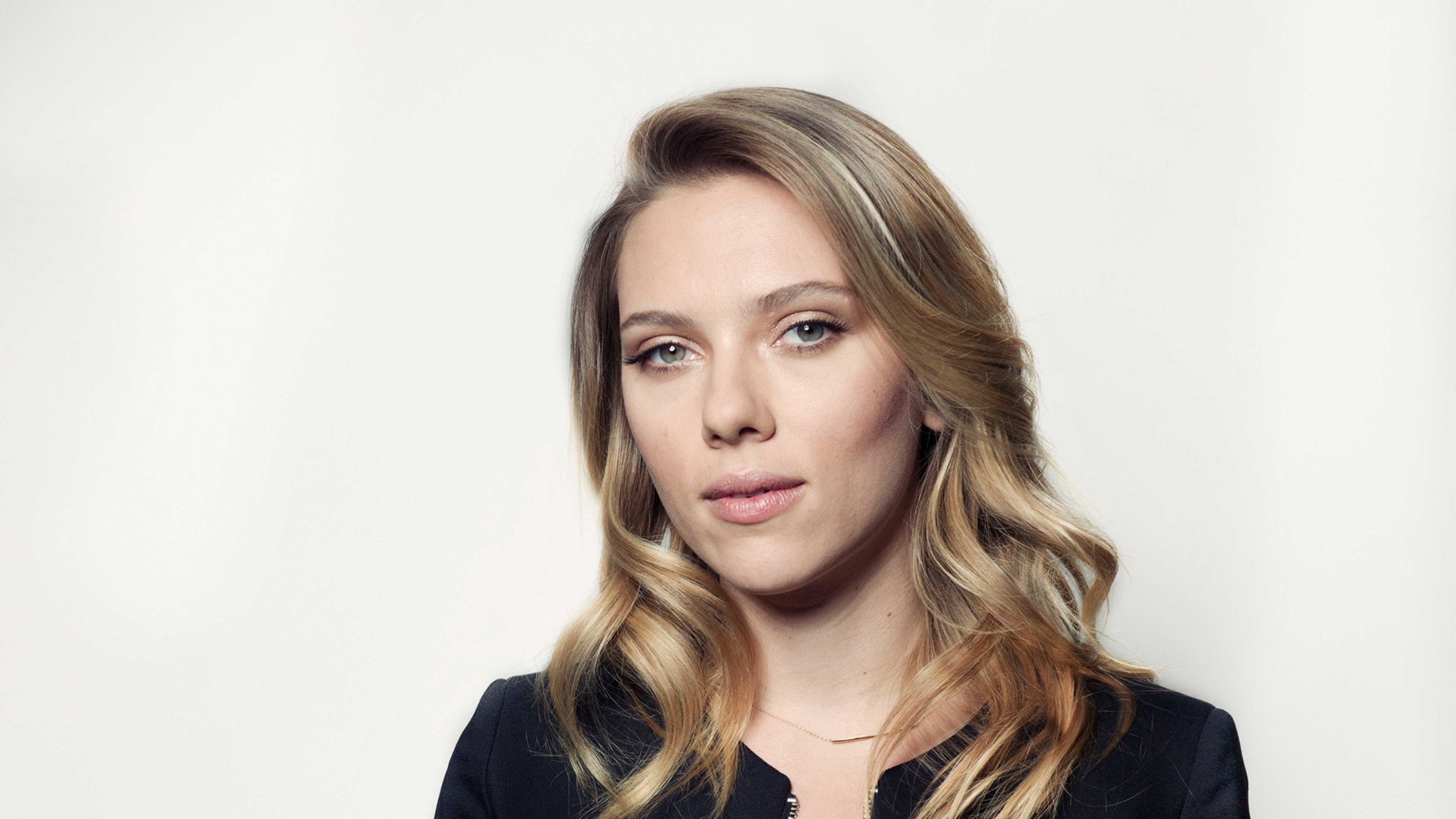 Scarlett Johansson, Ritratto, Capelli mossi, Attrice, 4K, sfondo per portatile