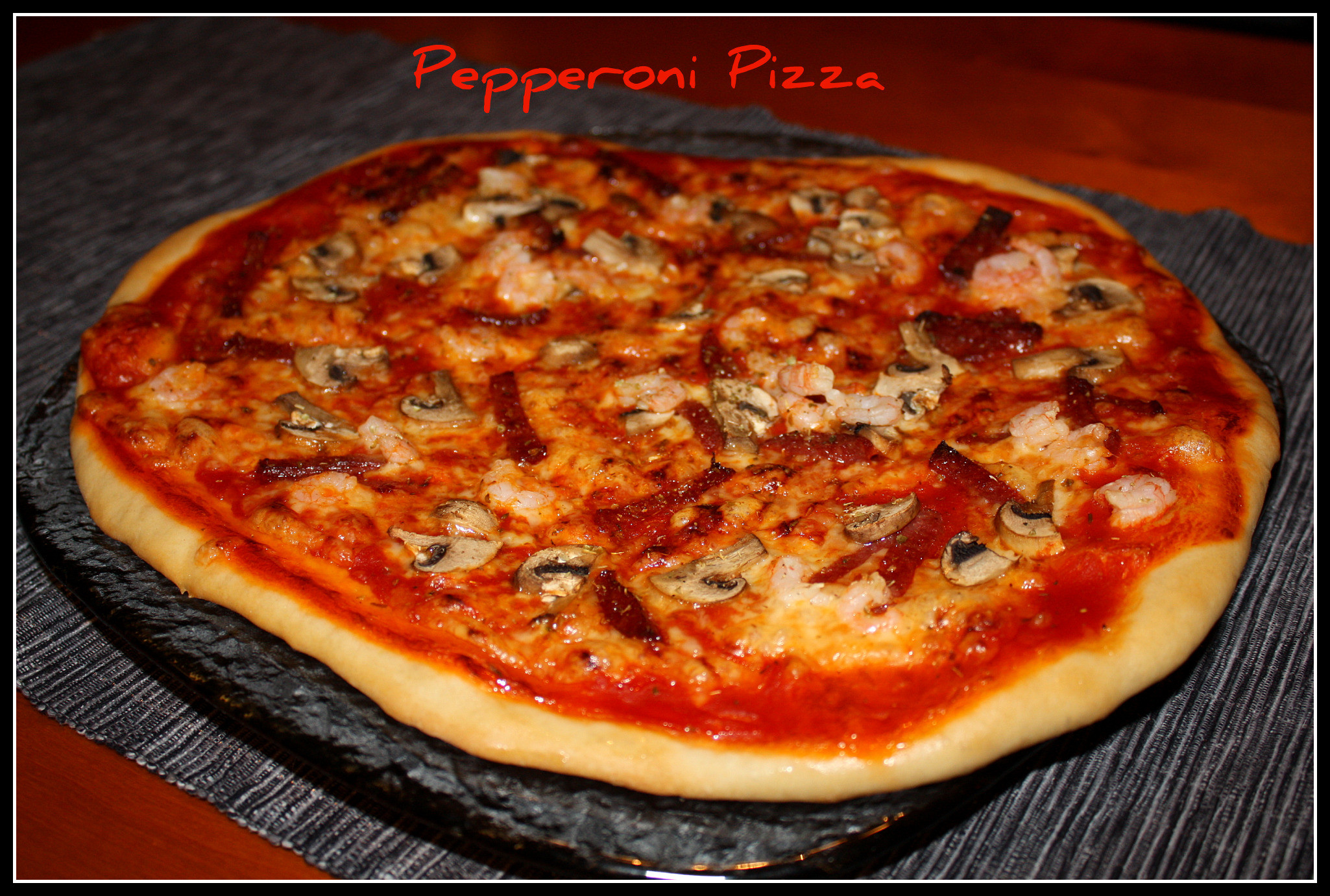 Pepperoni Pizza, Ardesia, Pizza al salame piccante, Full HD, sfondo per PC e portatile