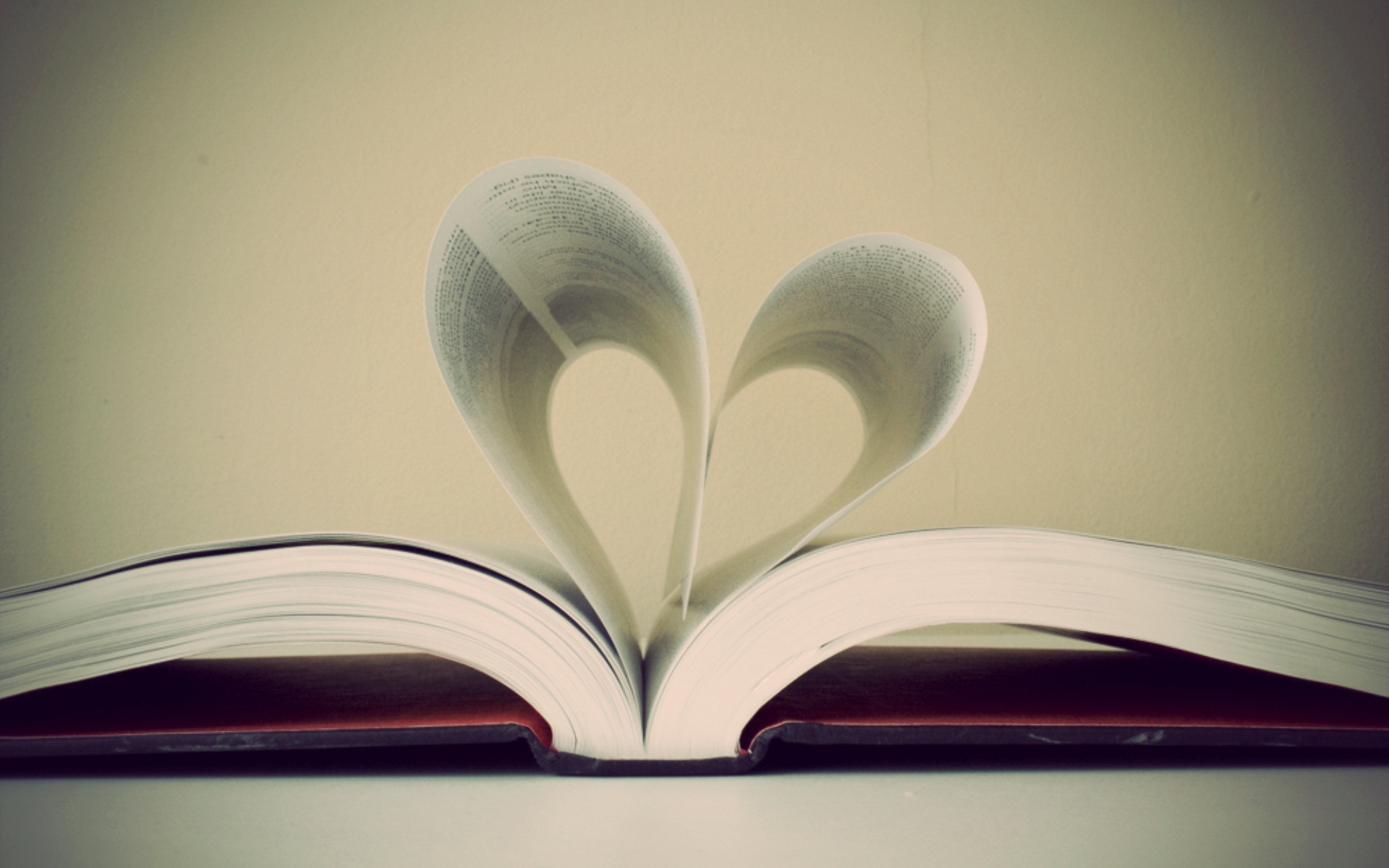 Cuore di pagine, Libro aperto, Romantico, 1920x1200, sfondo MacBook Pro