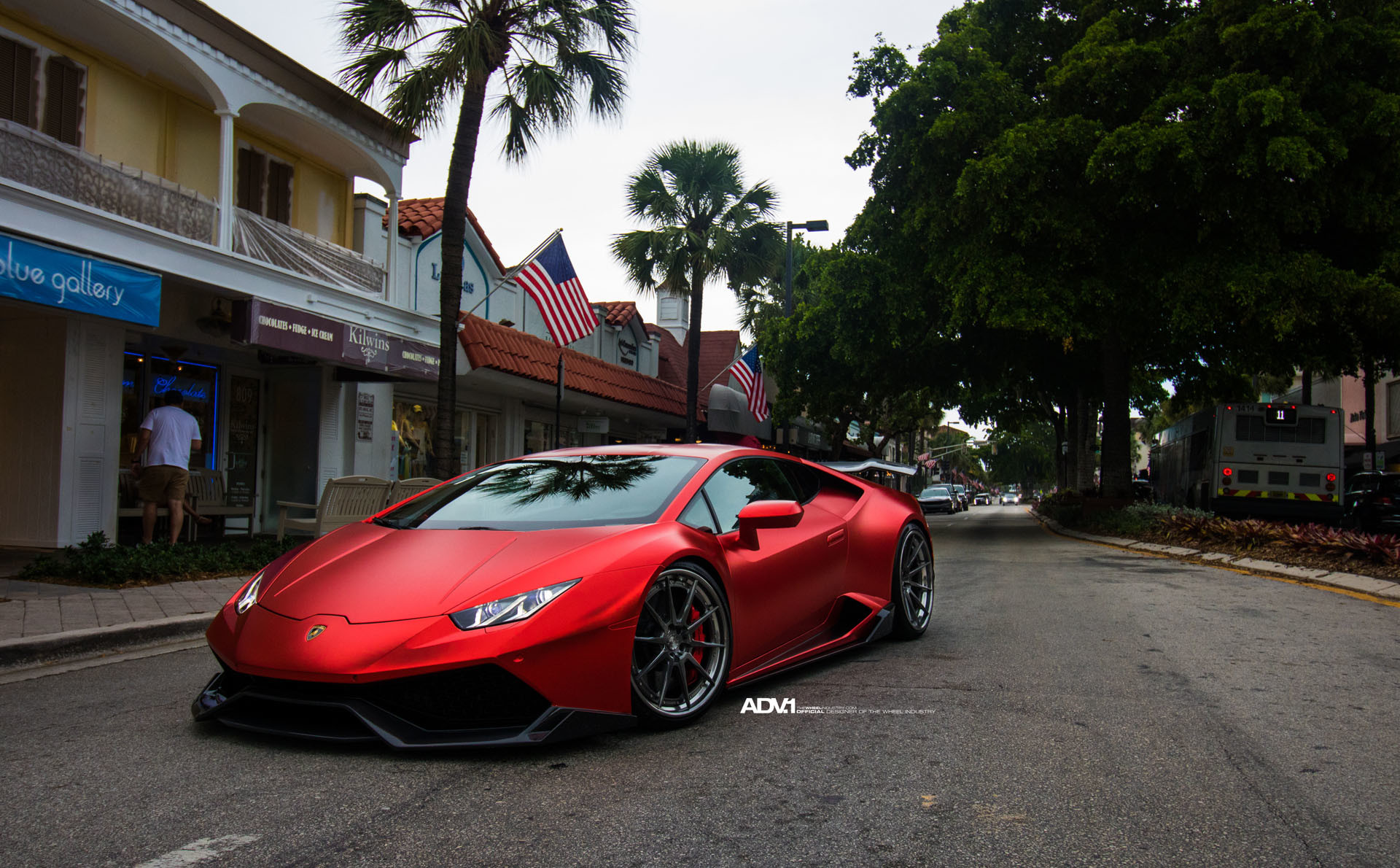 Lamborghini Huracán, Rosso, Palme, Strada, 1920x1190, sfondo MacBook Pro
