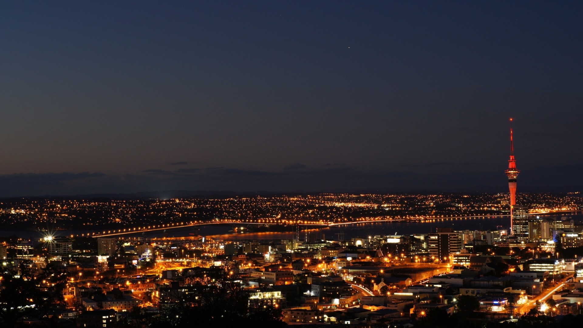Sky Tower, Auckland, Nuova Zelanda, Luci della città, Notte, Full HD, sfondo desktop