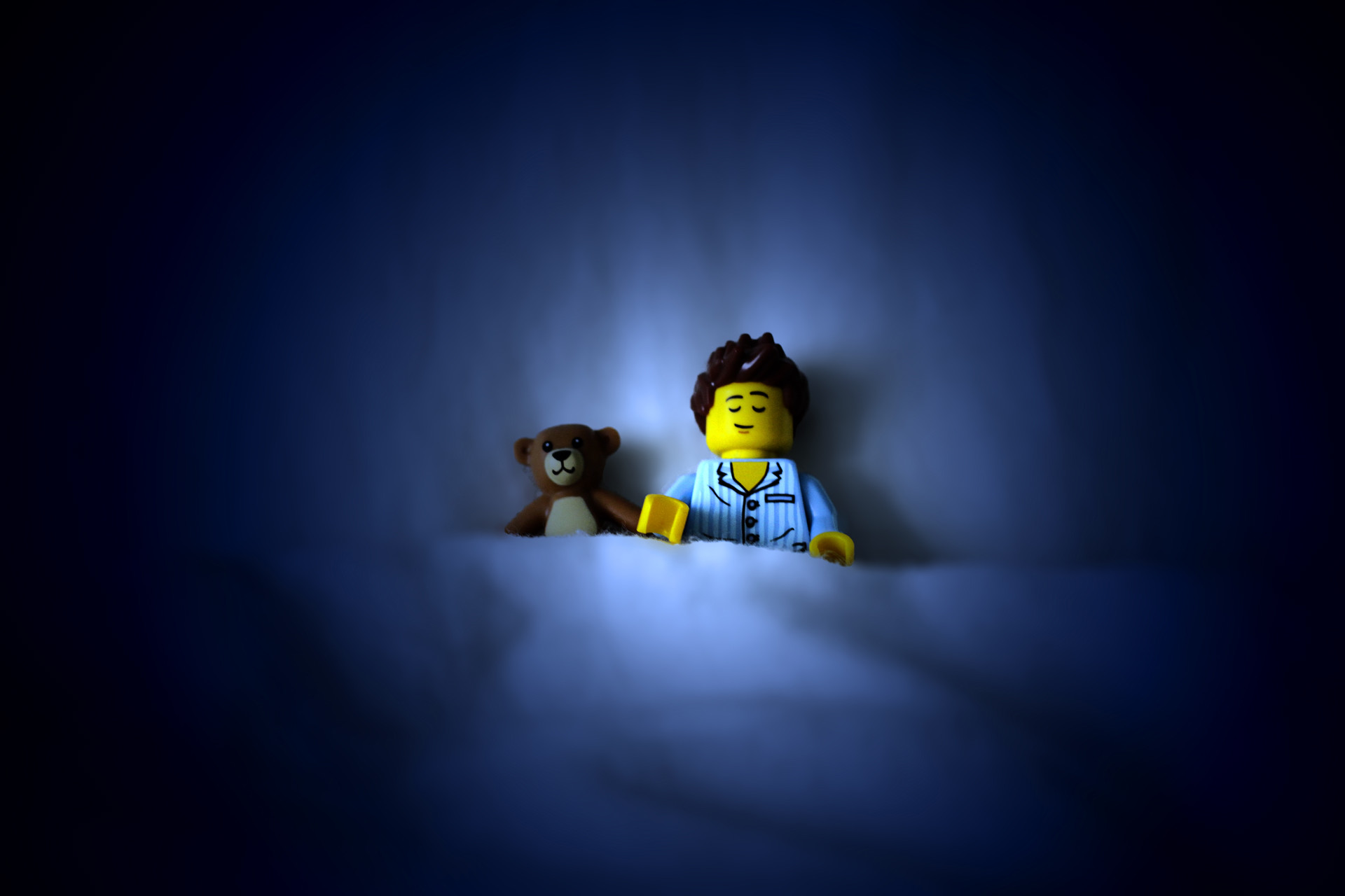 Minifigure LEGO, Orsacchiotto, Notte, Blu, Full HD, sfondo Windows 11