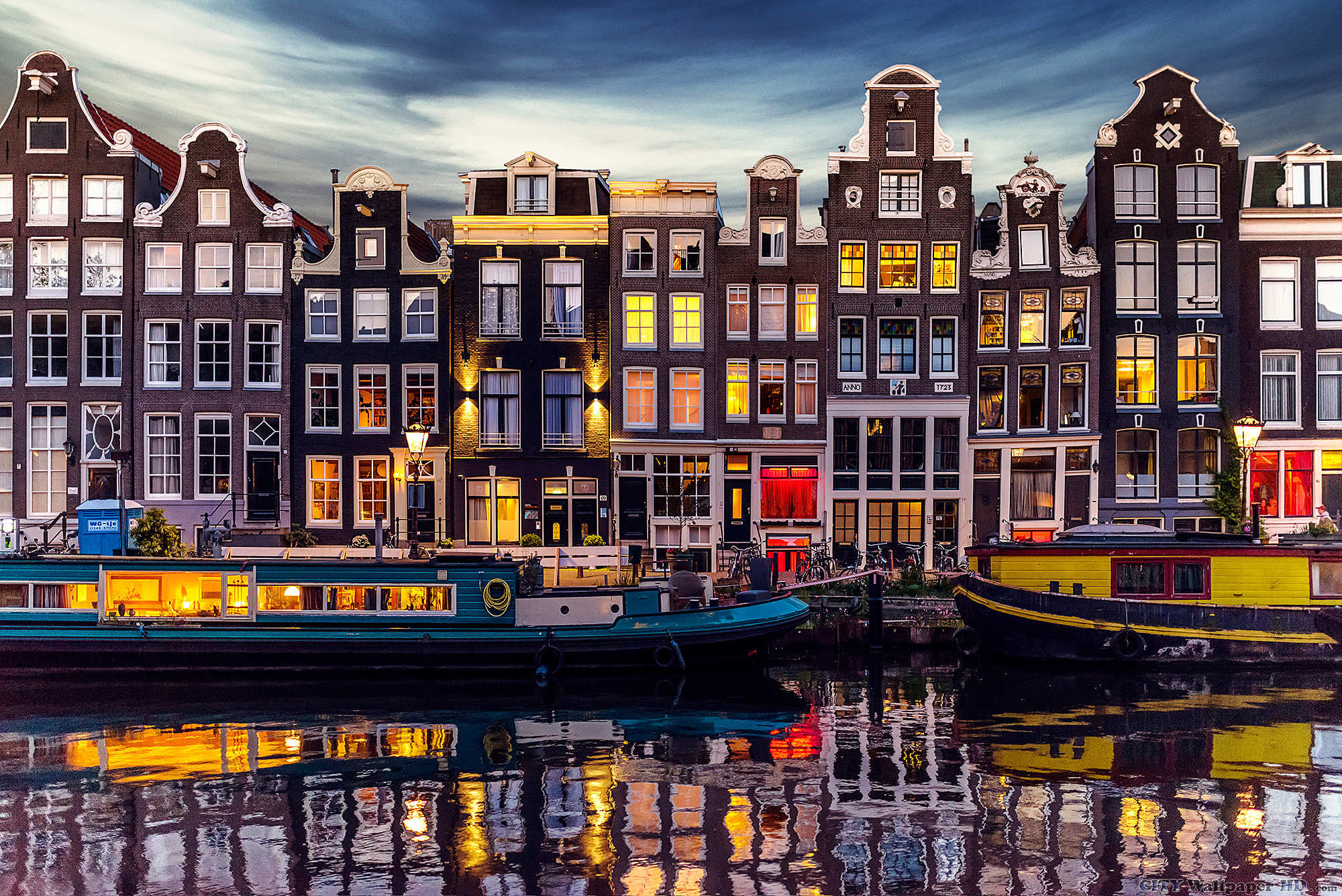 Amsterdam, Damrak, Case danzanti, Case galleggianti, Notte, Full HD, sfondo desktop
