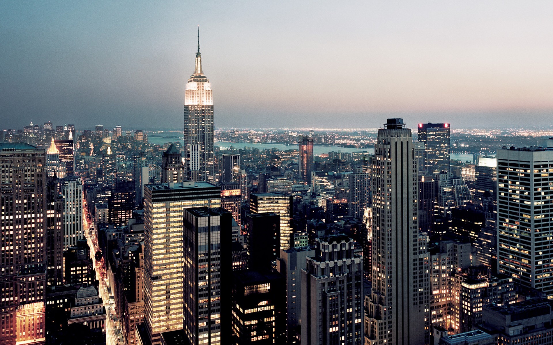 Empire State Building, Manhattan, New York, Crepuscolo, Luci della città, sfondo Windows 11