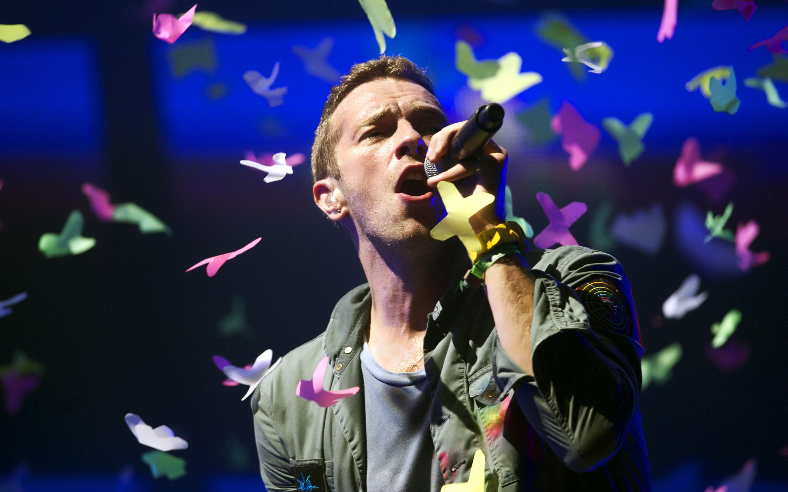 Chris Martin, Coldplay, Concerto, Farfalle di carta, Microfono, 2K, sfondo per portatile