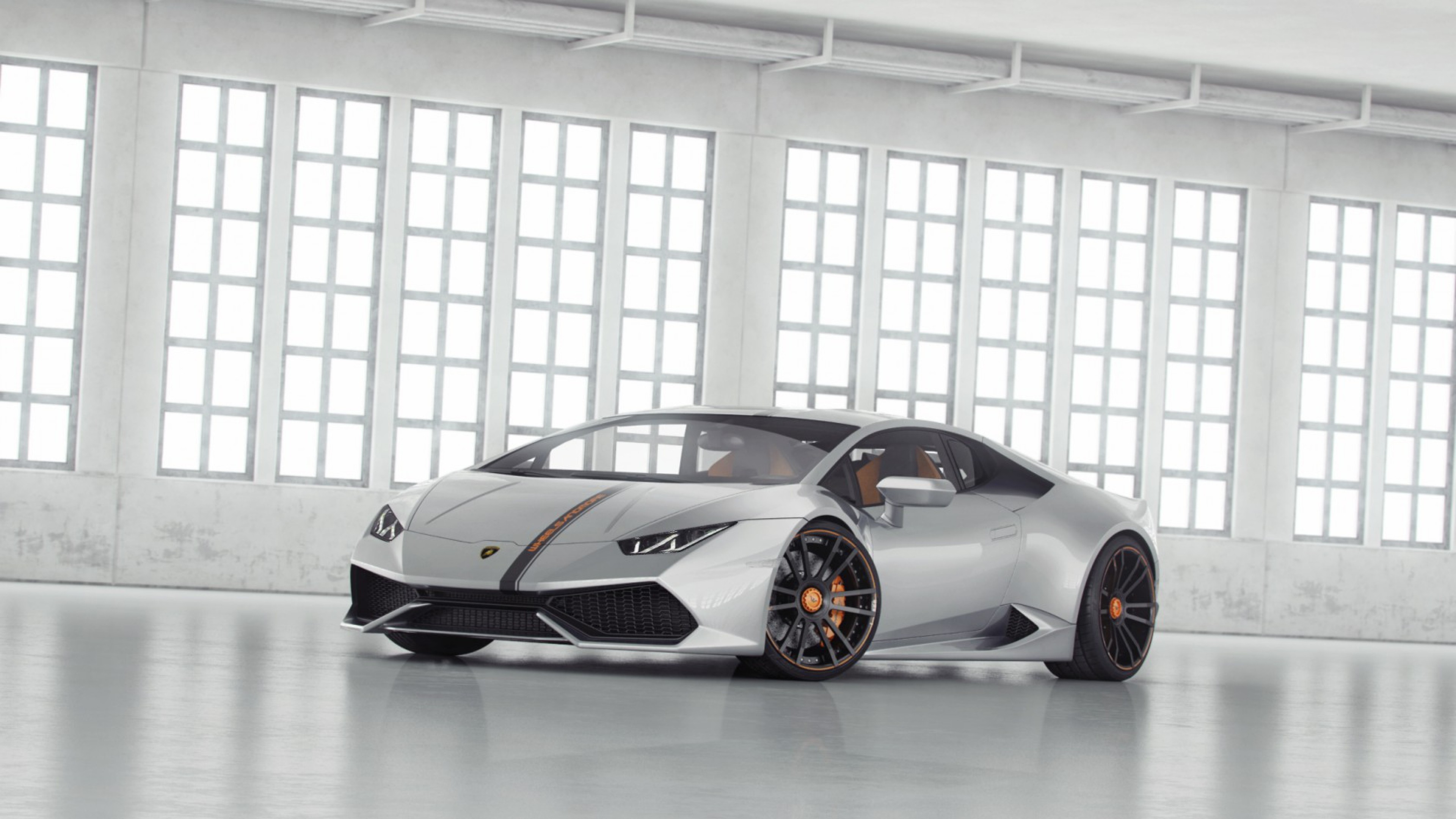 Lamborghini Huracán, Argento, Hangar, Supercar, 4K, sfondo Windows 11